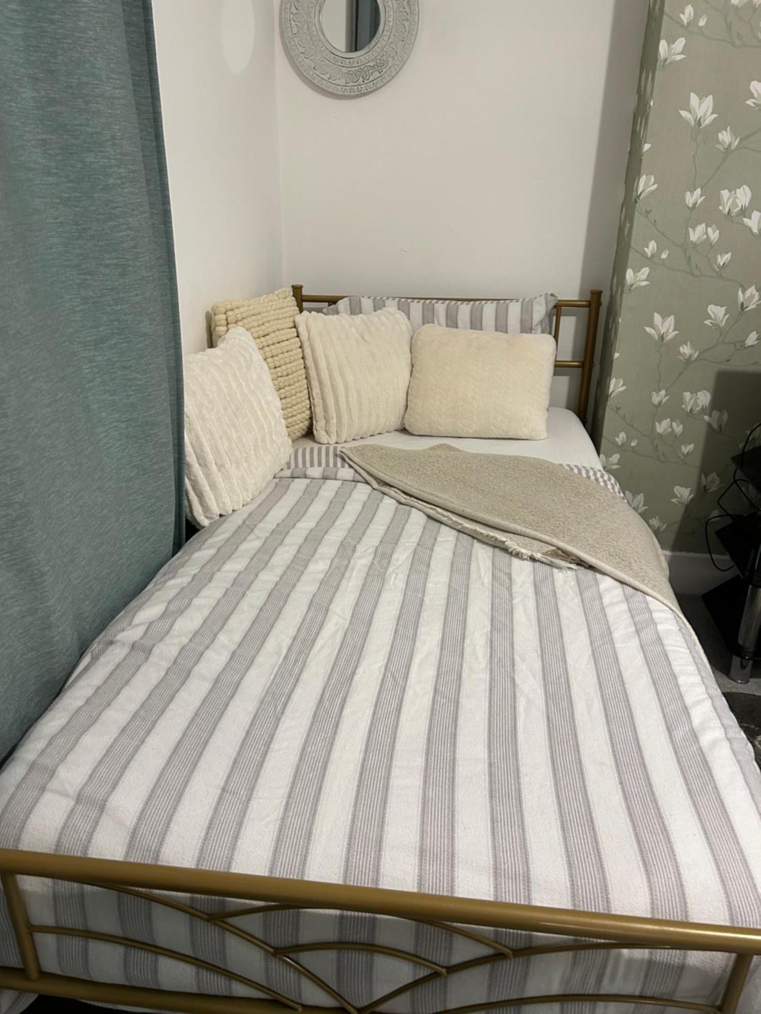 Private In Shepherds Bush