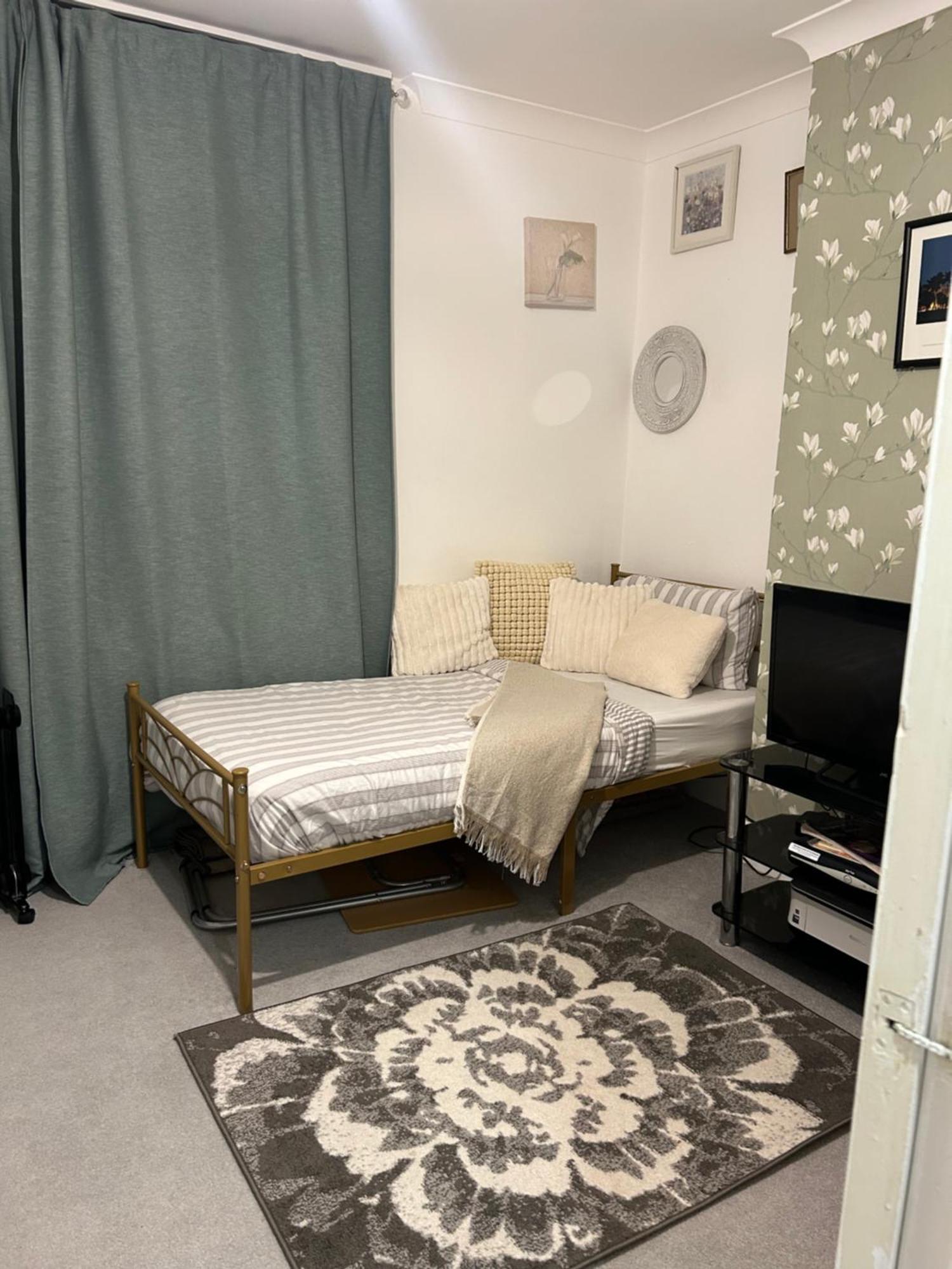 Apartment Private In Shepherds Bush