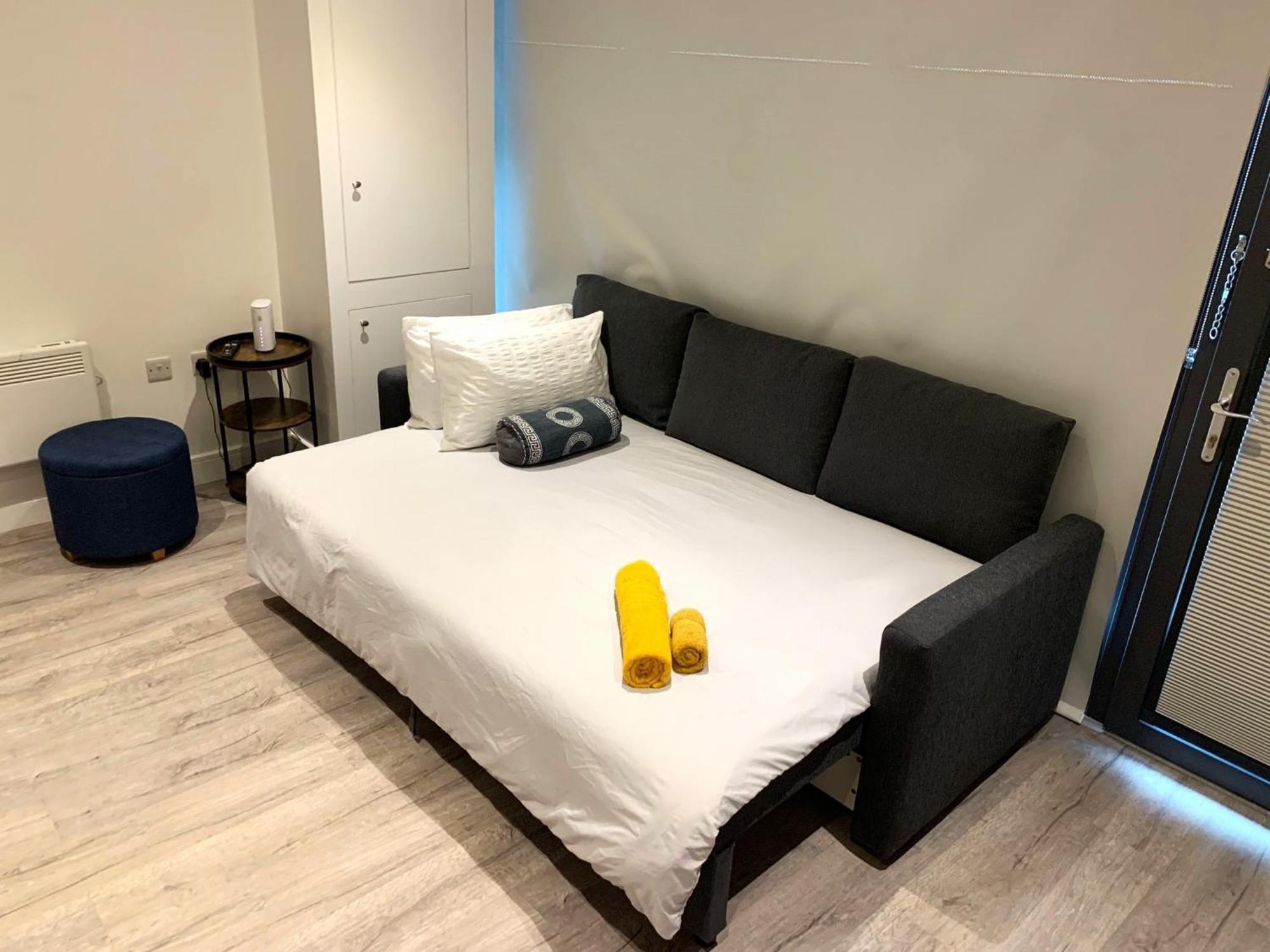 Sleek Flat Near Highbury & Islington Station * London