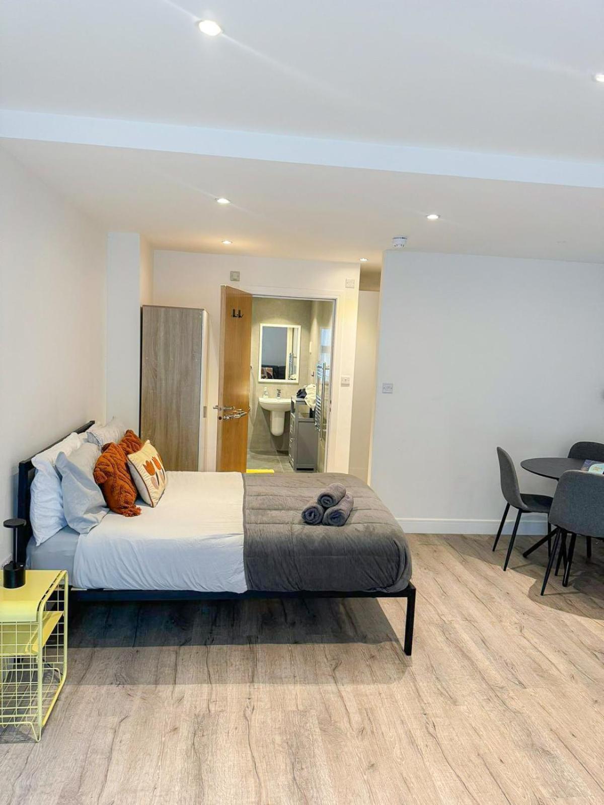 Apartment Sleek Flat Near Highbury & Islington Station *