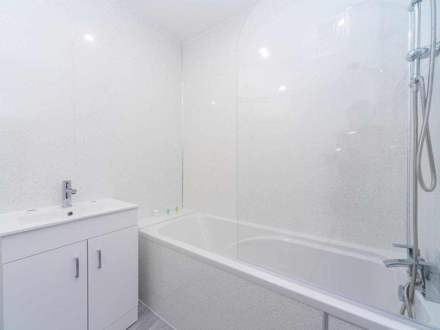 Clapham Art Apartment