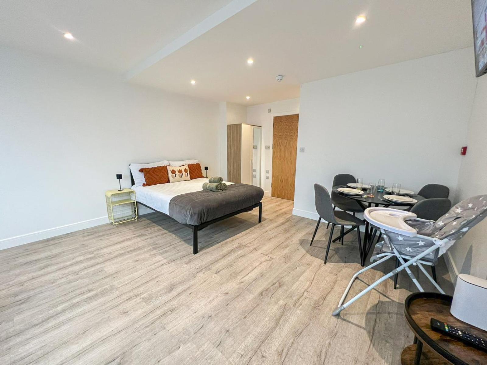 Sleek Flat Near Highbury & Islington Station * London