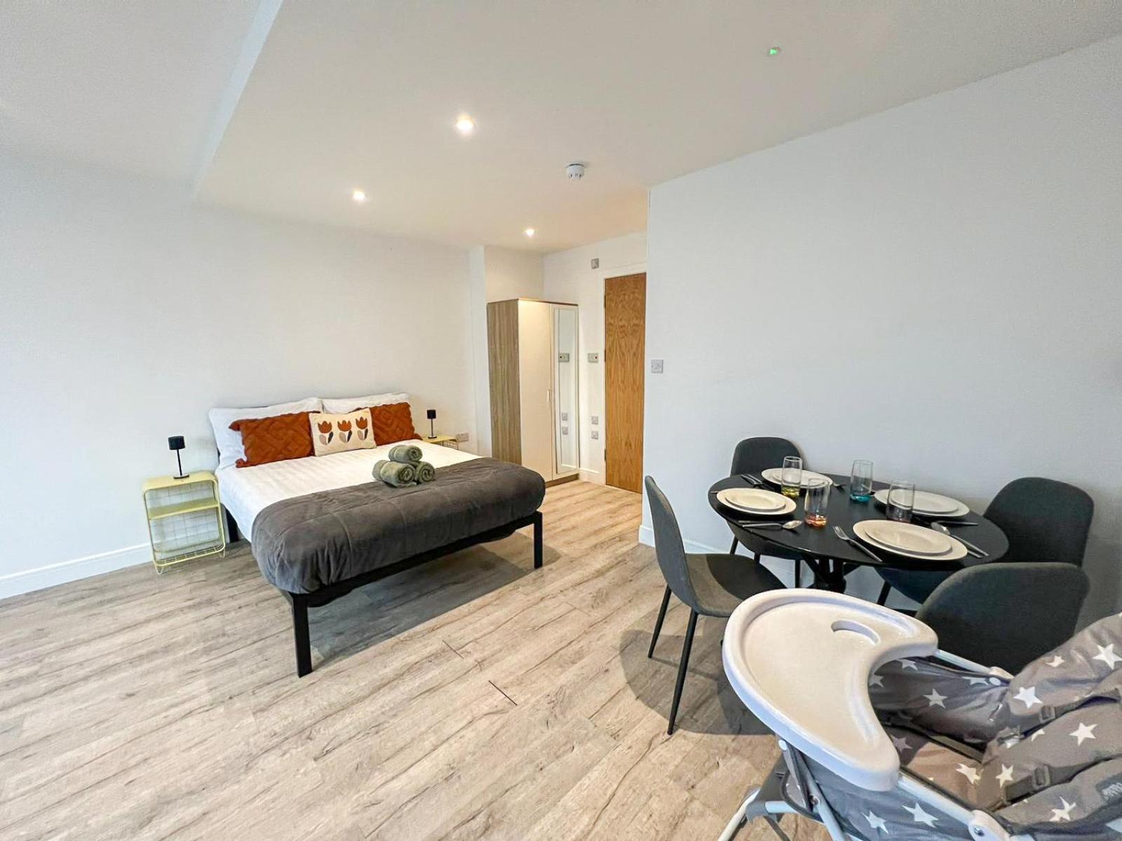 Sleek Flat Near Highbury & Islington Station Apartment