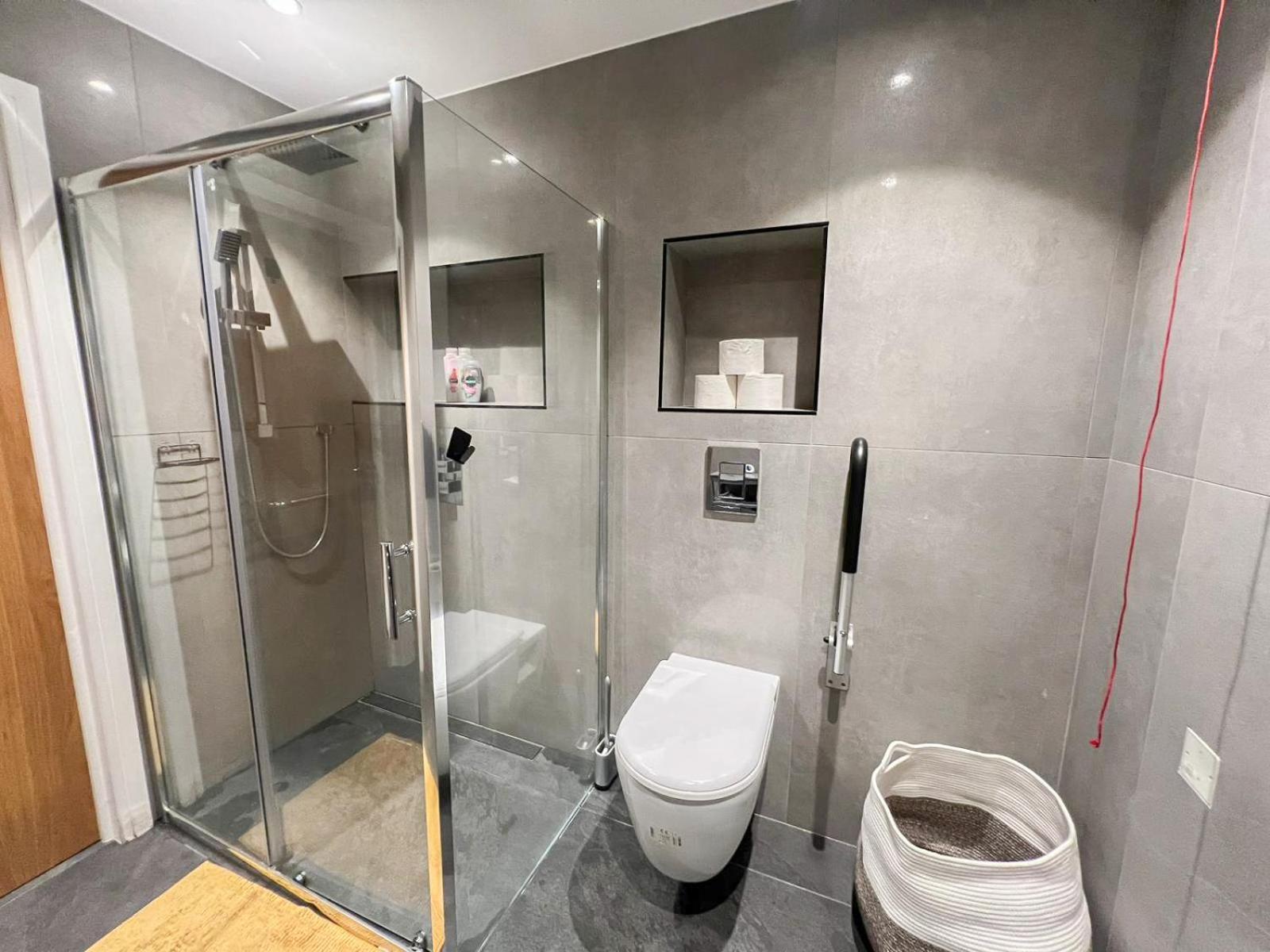 Apartment Sleek Flat Near Highbury & Islington Station *