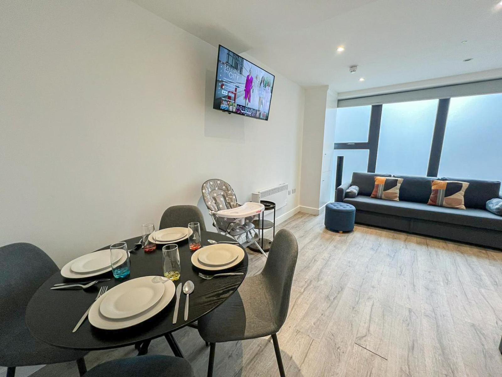Sleek Flat Near Highbury & Islington Station London