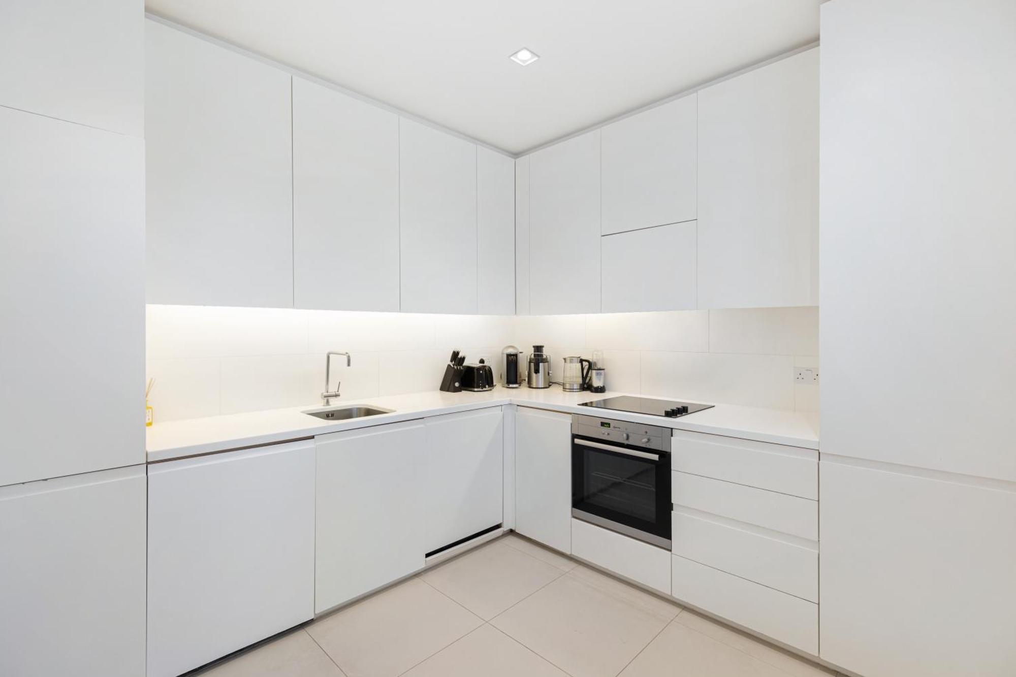 Modern Two Bed Two Bath Flat In Kensington - Knightsbridge London