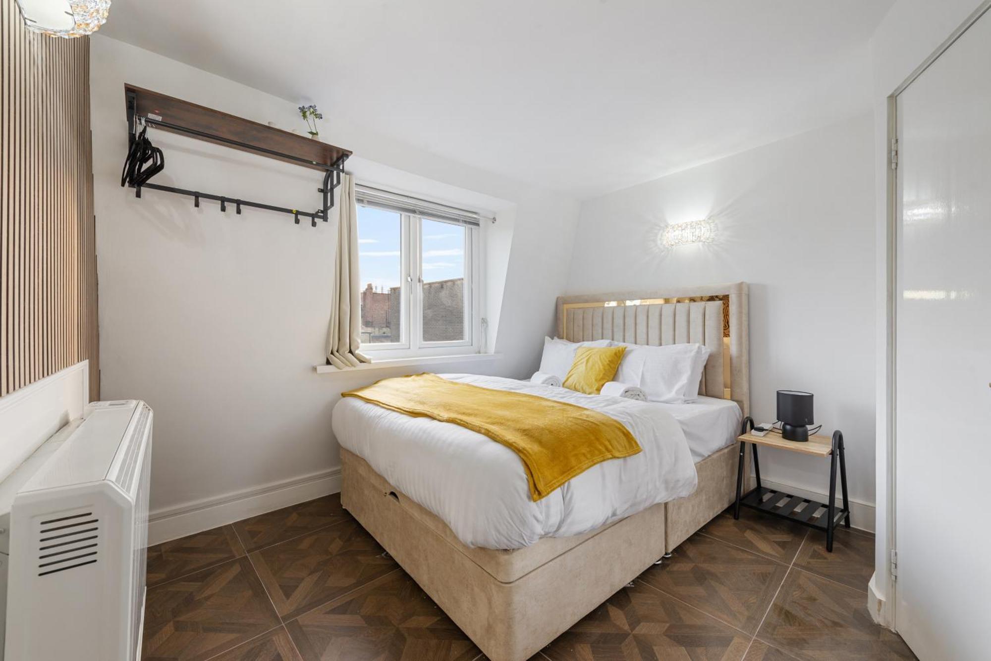 Stylish 2 Bedroom In The Heart Of Soho Gs5 * London