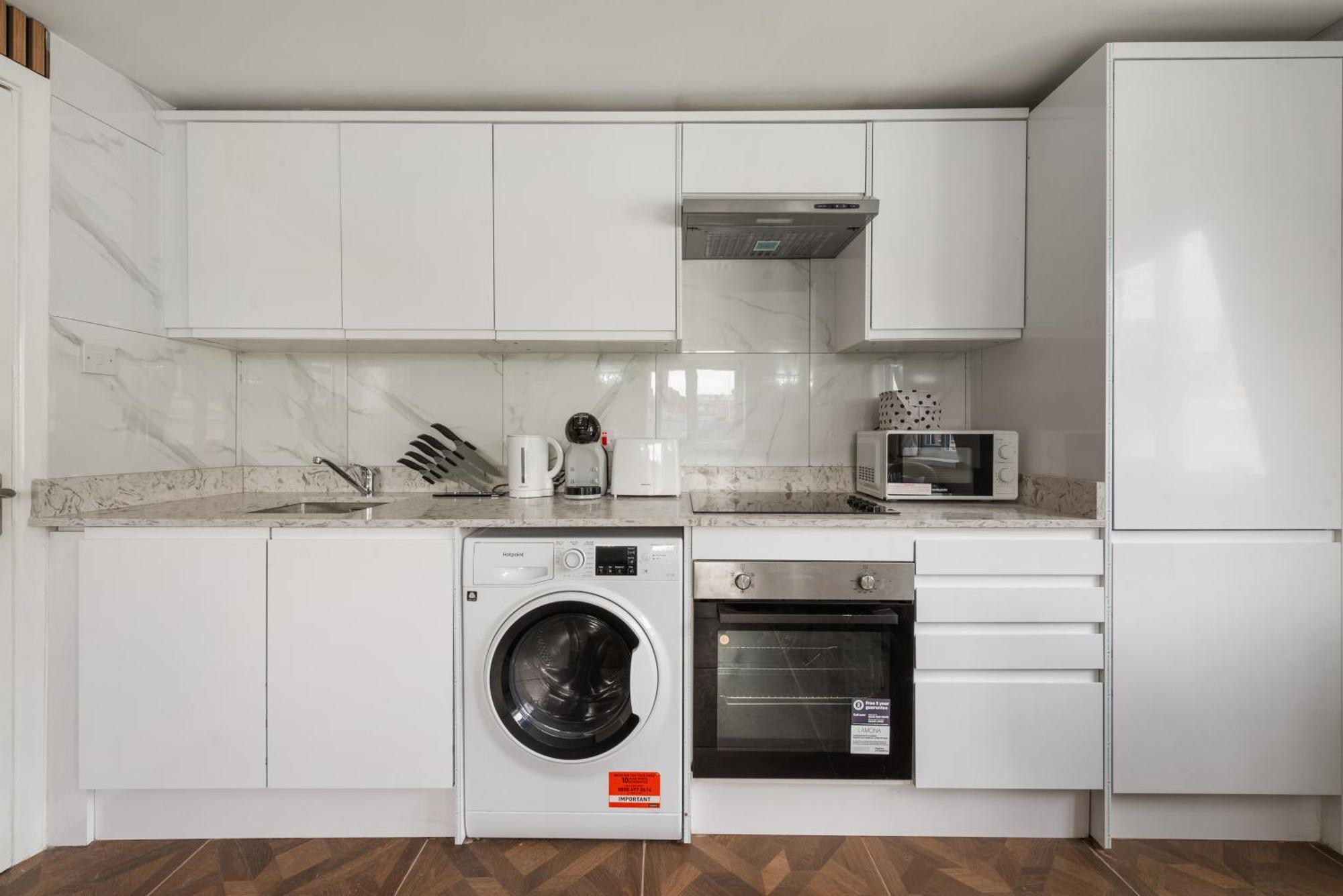 Stylish 2 Bedroom In The Heart Of Soho Gs5 Apartment London