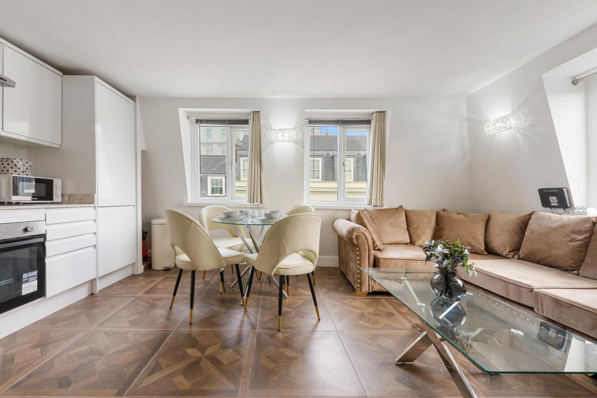 Stylish 2 Bedroom In The Heart Of Soho Gs5