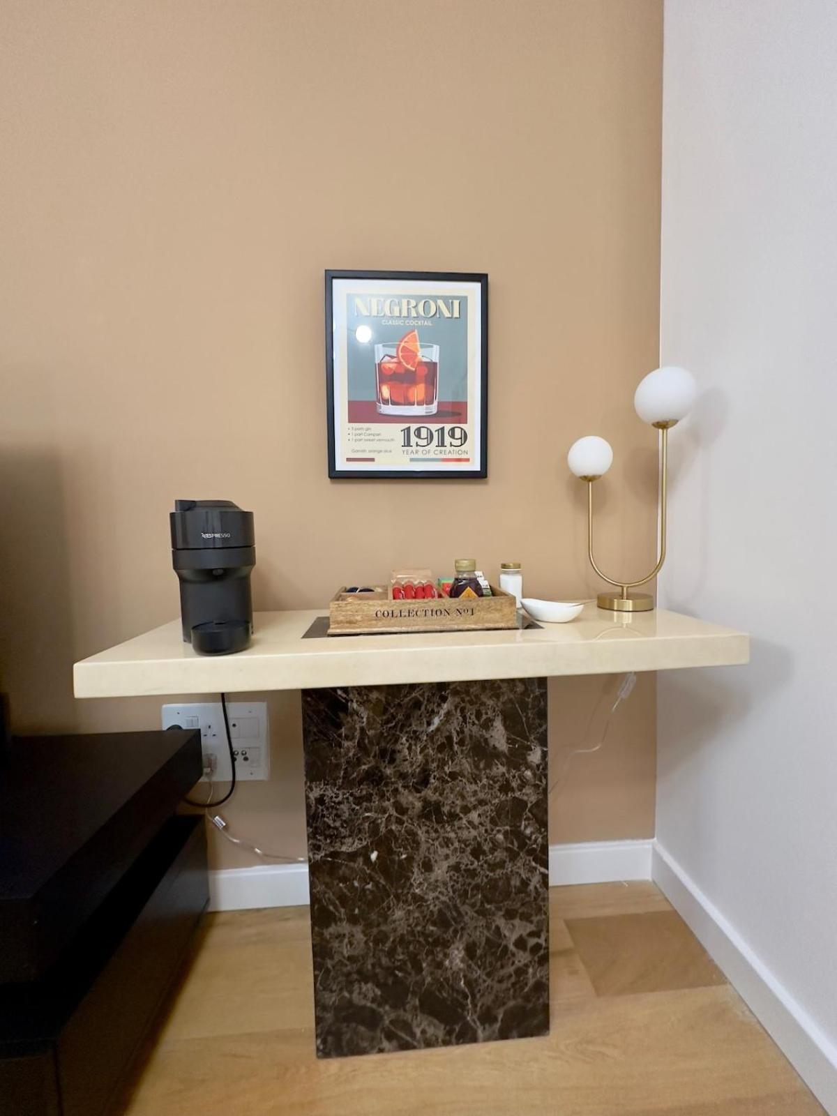 Apartment Royal City Of Park Royal London