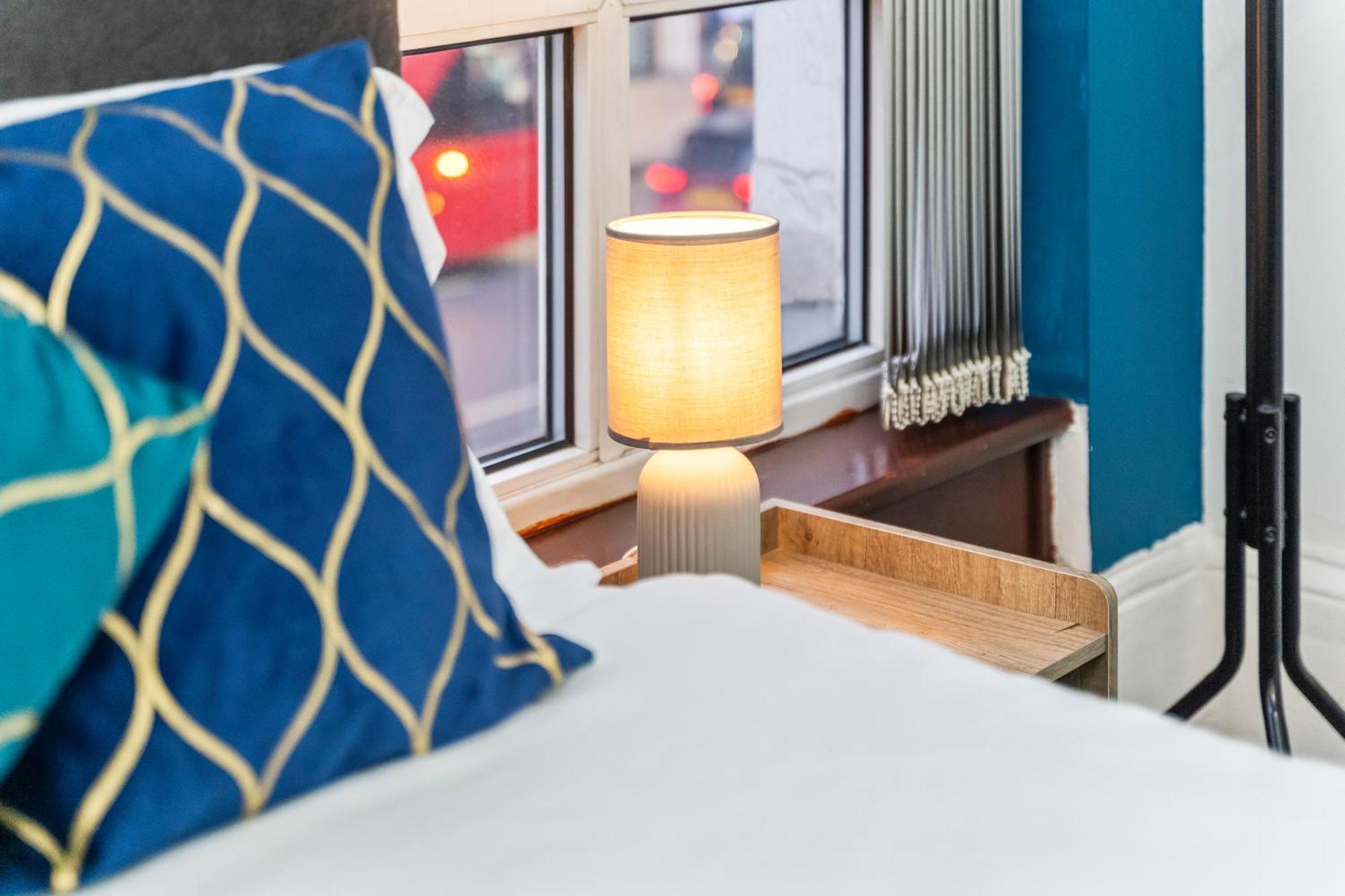 Lovely Nest In Paddington Apartment