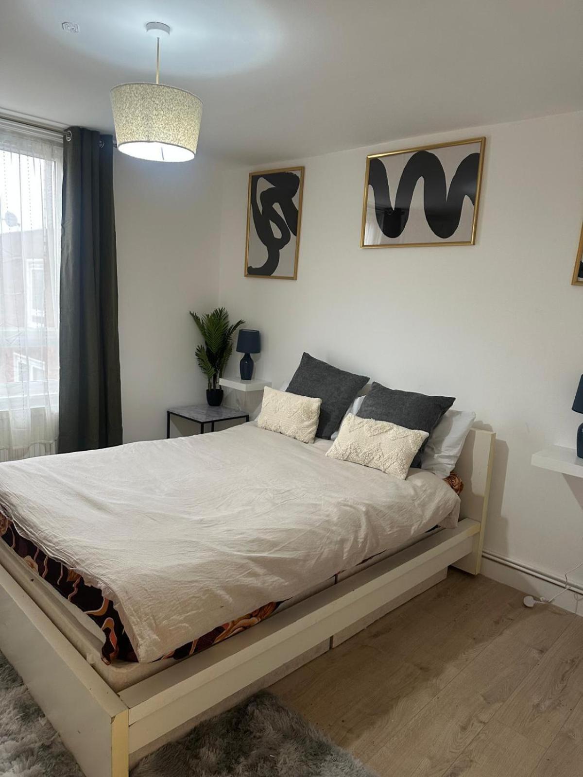 Villa Drayford London