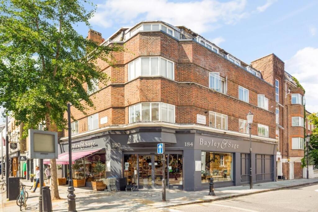 Chelsea Iconic Area London