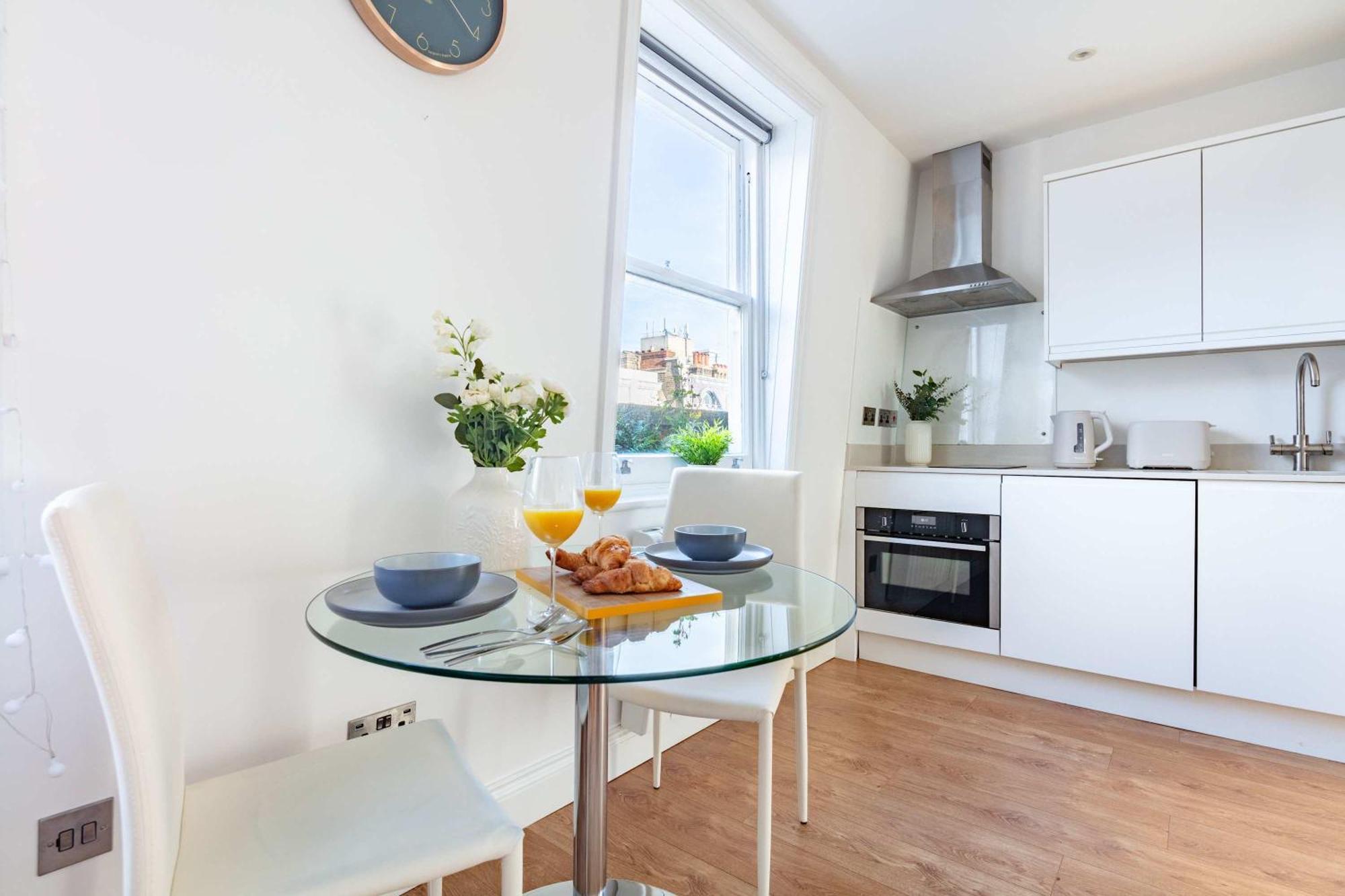Bnbnova - Fitzrovia With Balcony Near Oxford Circus