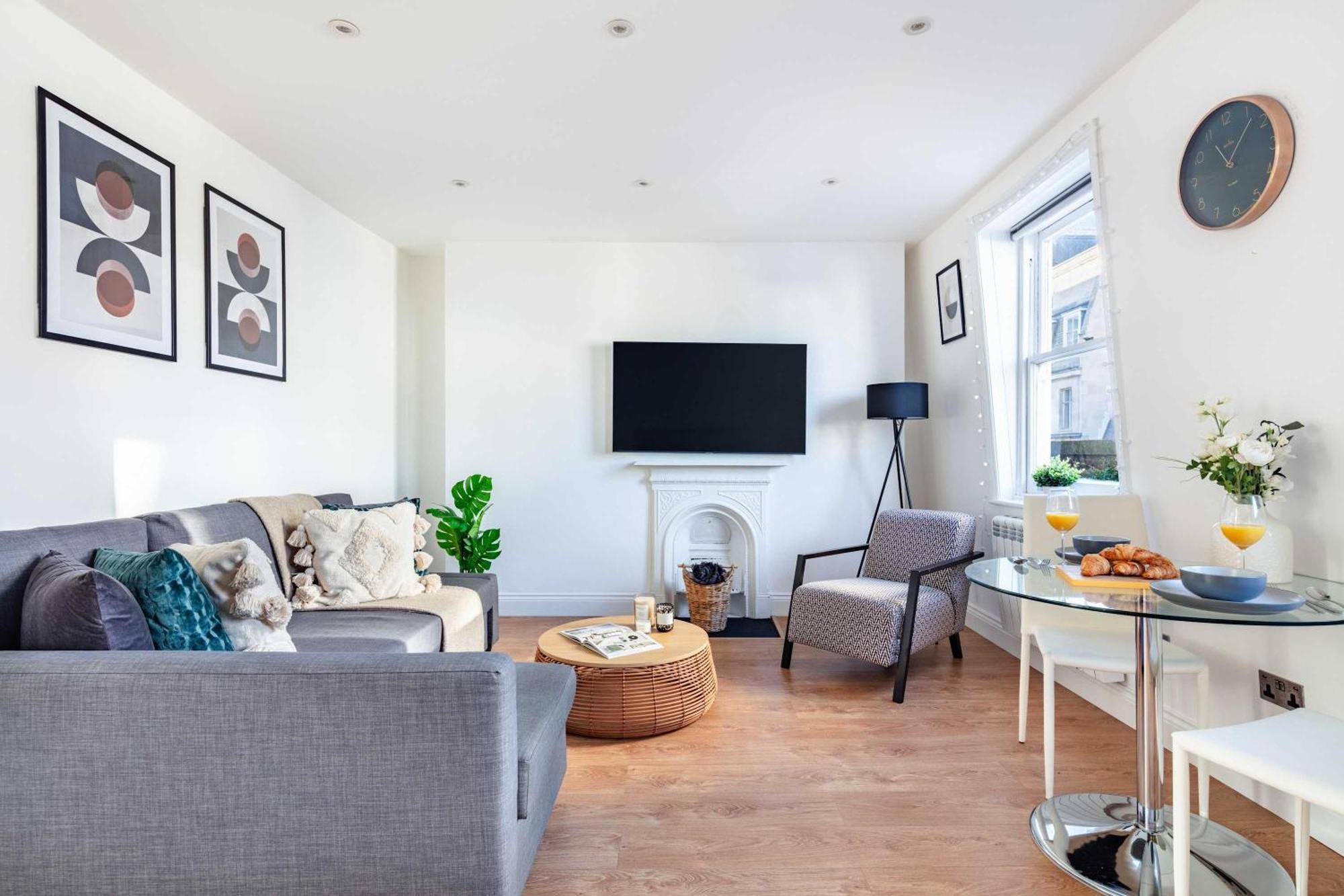 Bnbnova - Fitzrovia With Balcony Near Oxford Circus Apartment *