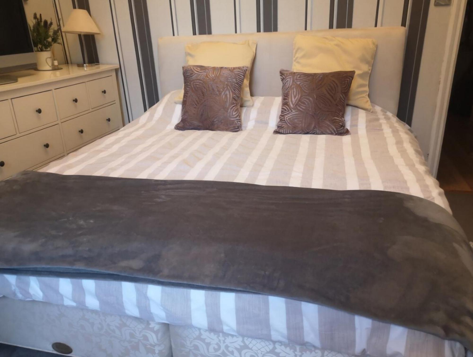 Homestay Spacious Double Bedroom In Kensington London