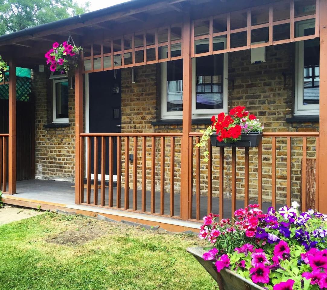 Chalet Lovely Garden In