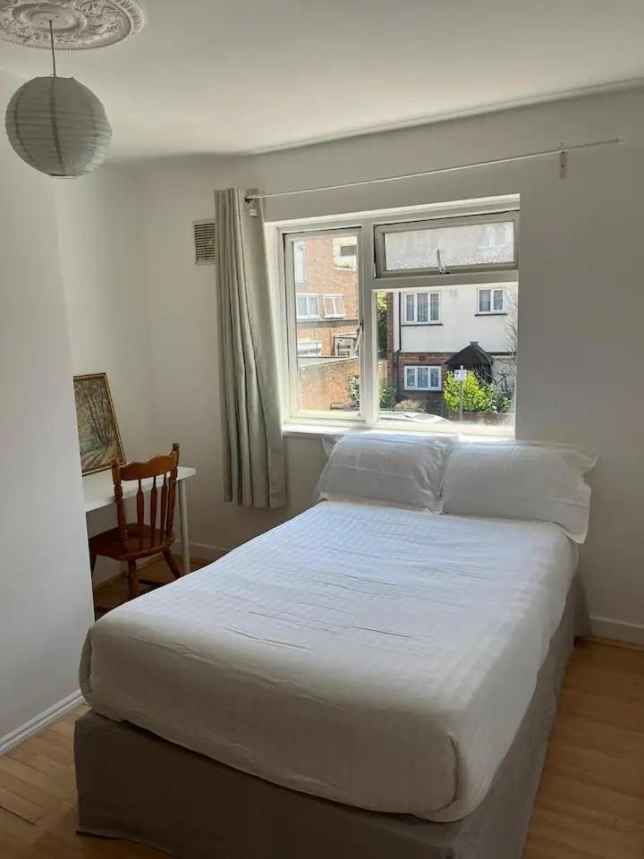 Gasthuis Spacious 4 Beds - Private Bathrooms In Canary Wharf Londen