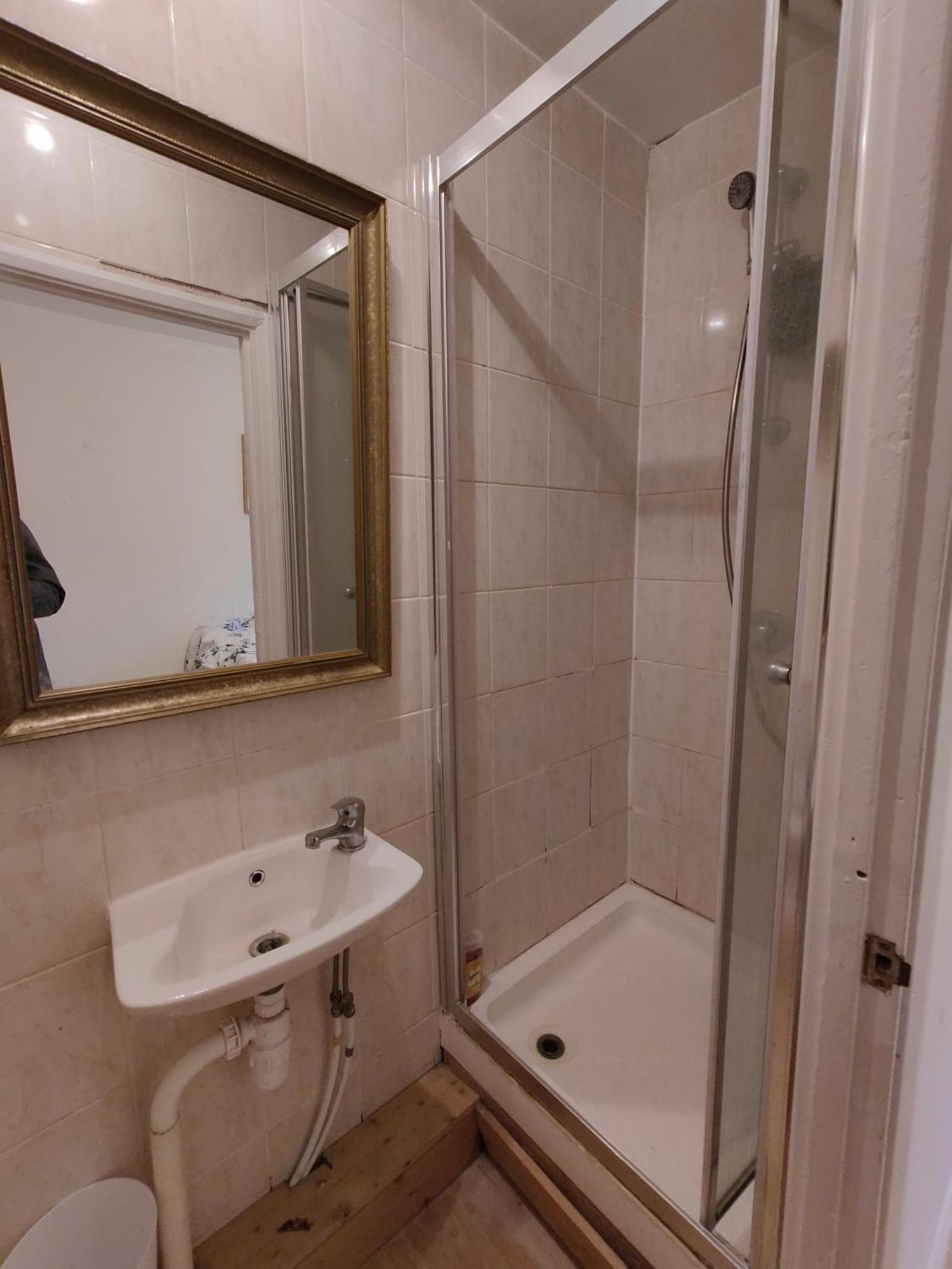 Spacious 4 Beds - Private Bathrooms In Canary Wharf Gasthuis Londen