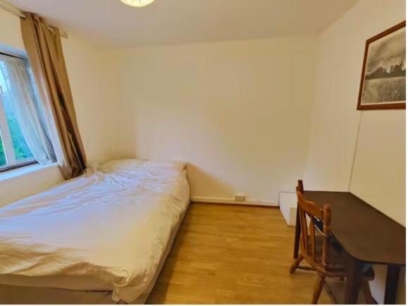 Spacious 4 Beds - Private Bathrooms In Canary Wharf Londen