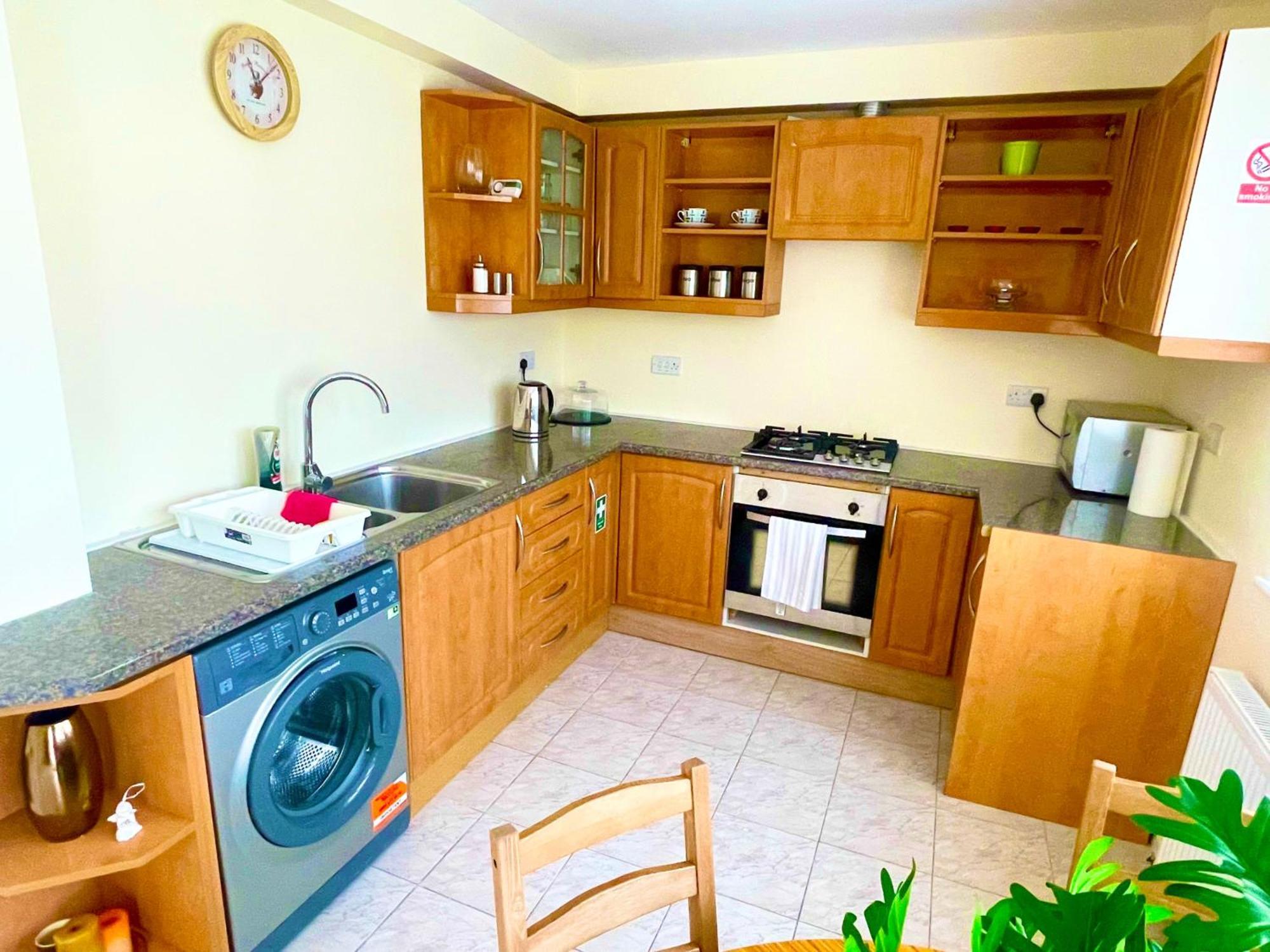 1b-sleeps4-freeparking-pets-wifi-london