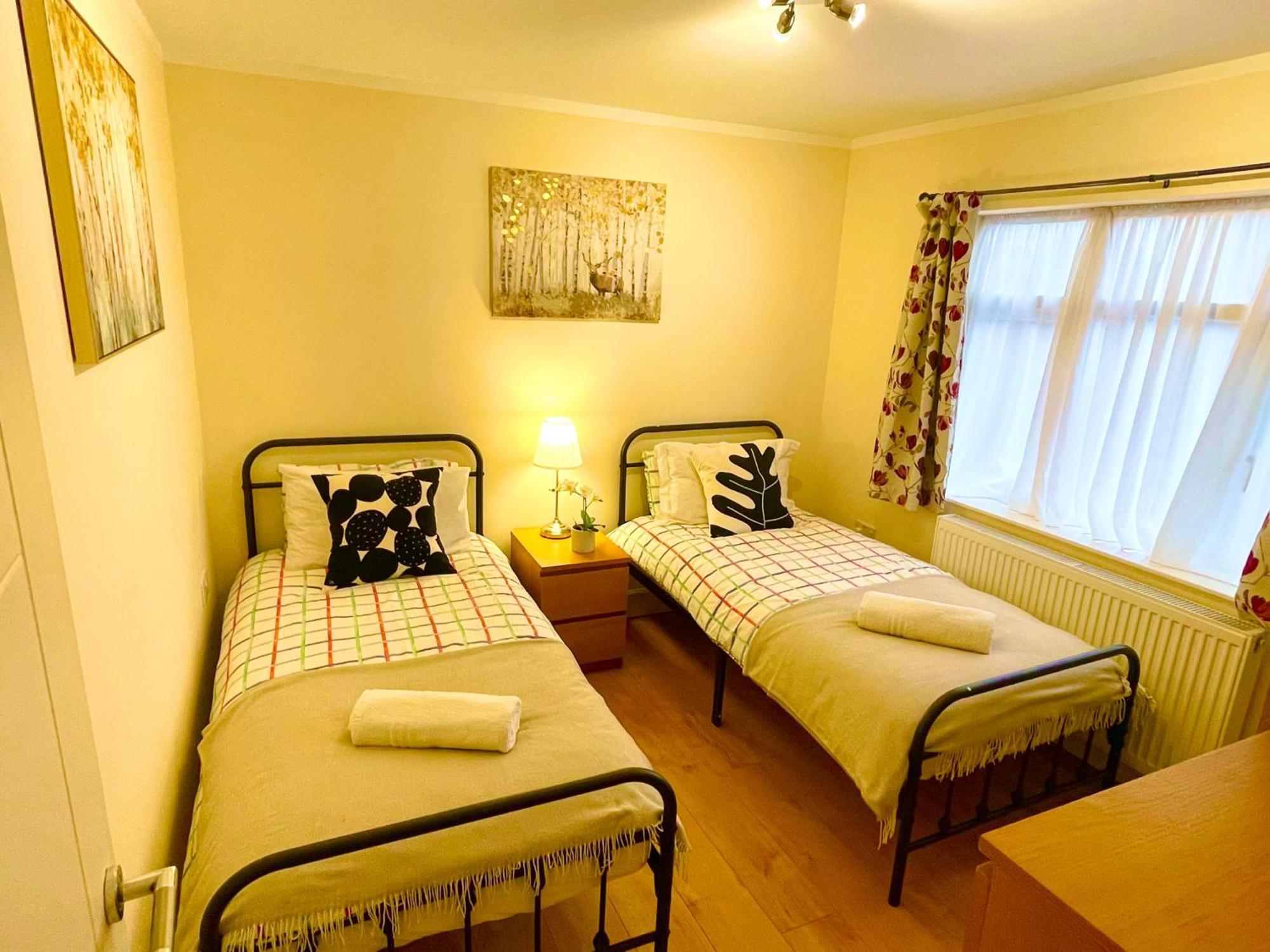1b-sleeps4-freeparking-pets-wifi-london