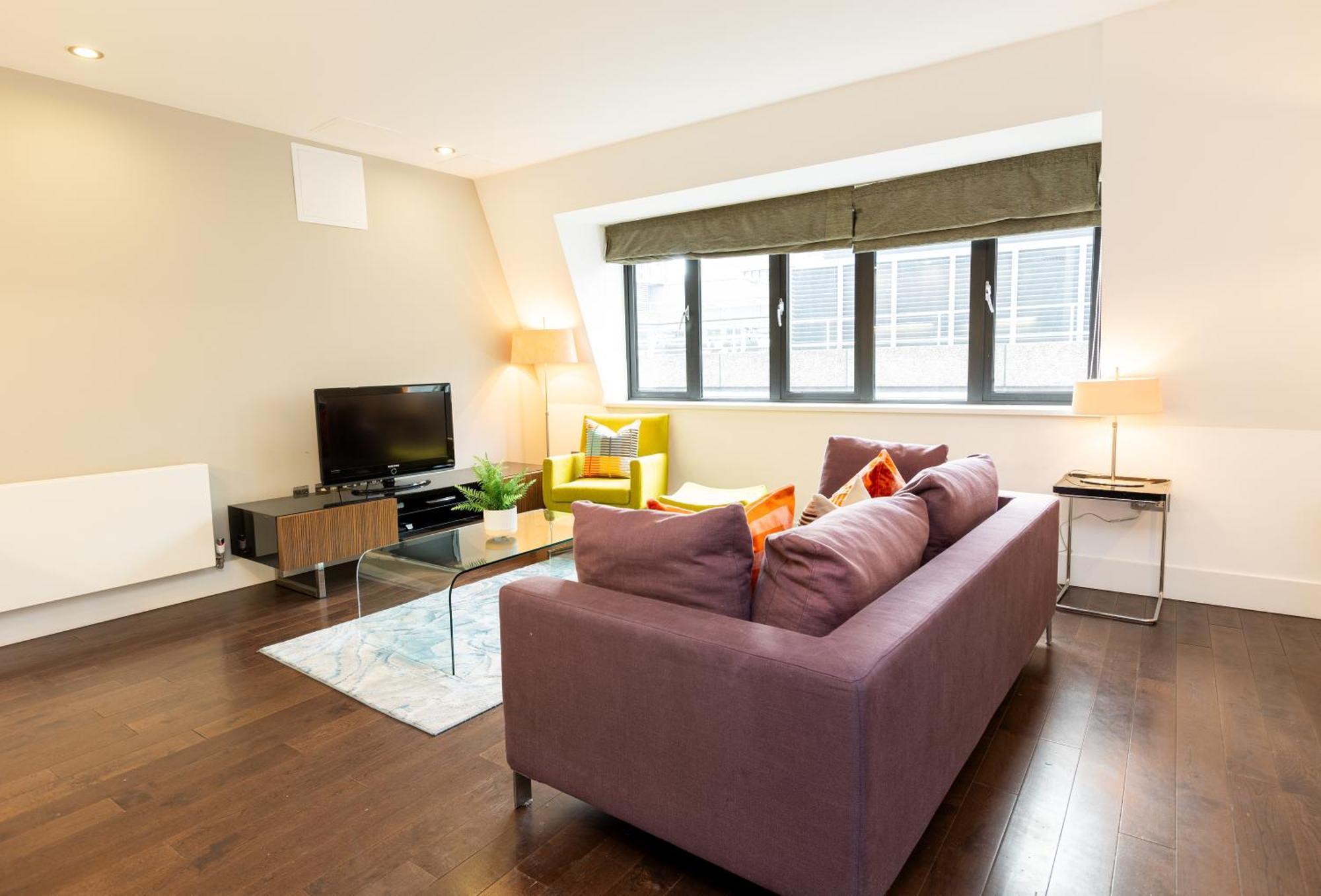 Stunning Serviced Apartments, Steps From Monument Station Leilighet London