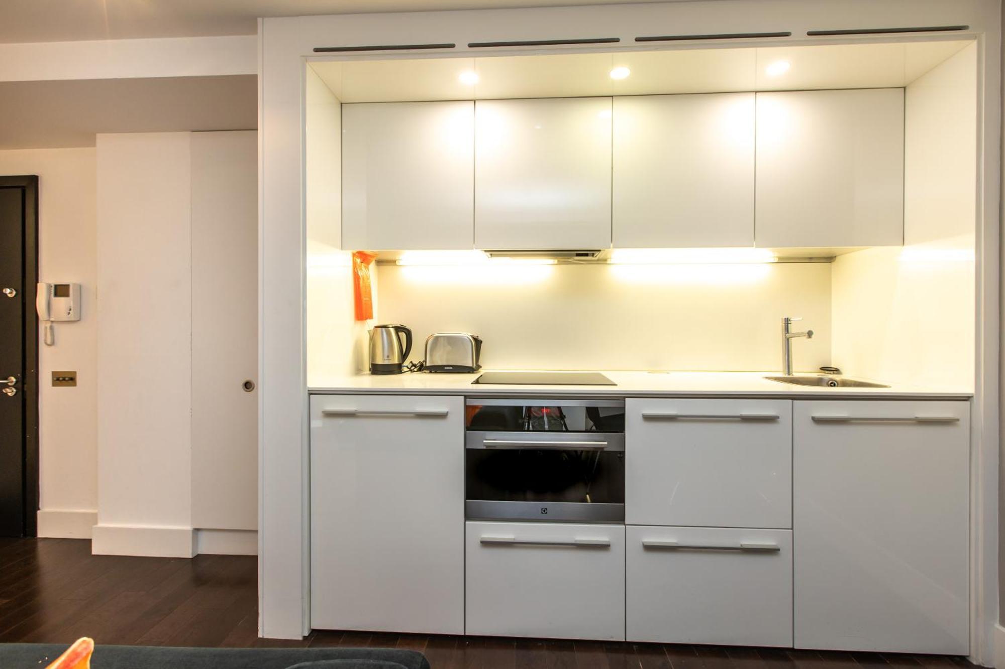 Stunning Serviced Apartments, Steps From Monument Station Leilighet