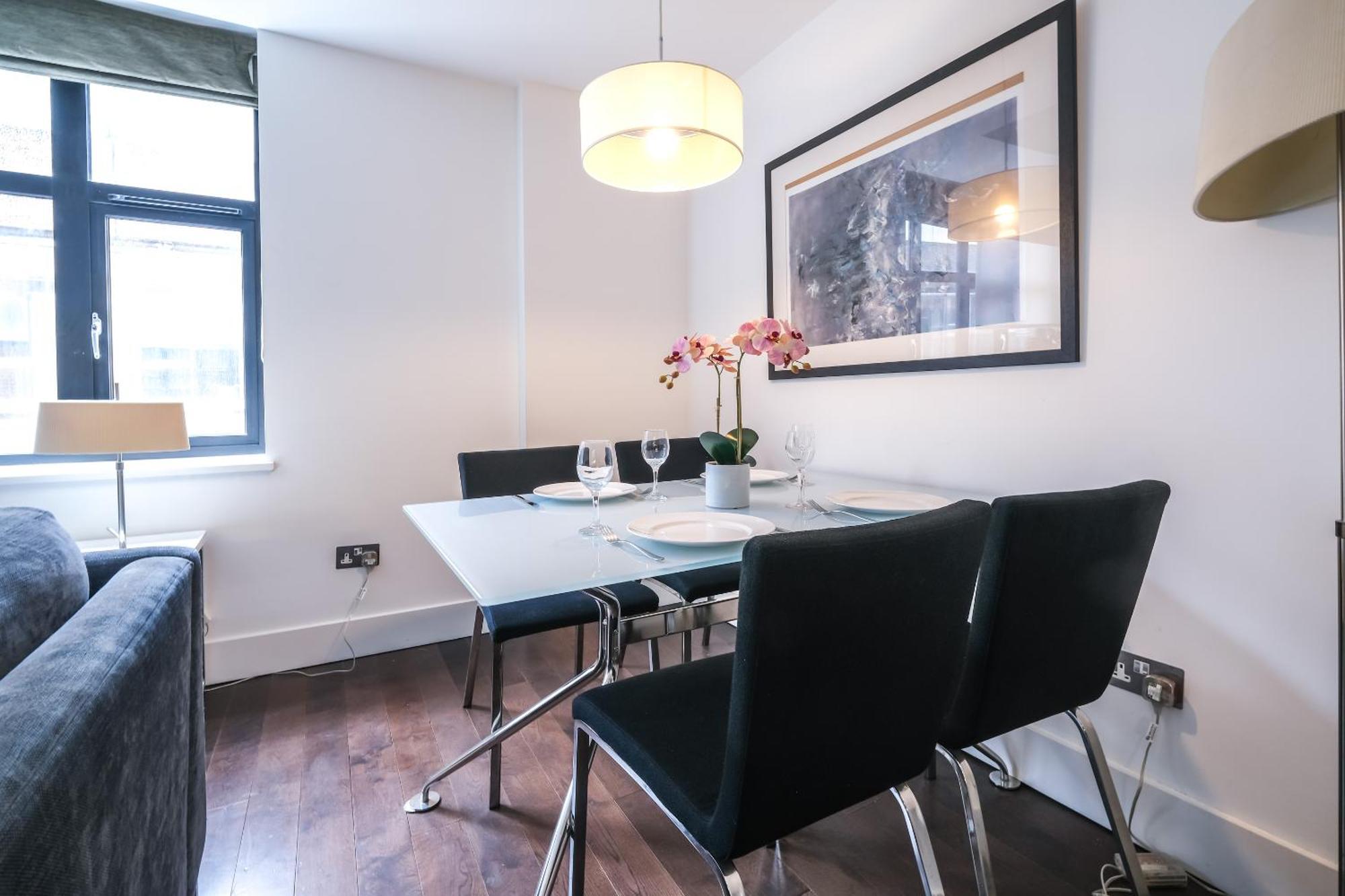 Leilighet Stunning Serviced Apartments, Steps From Monument Station *
