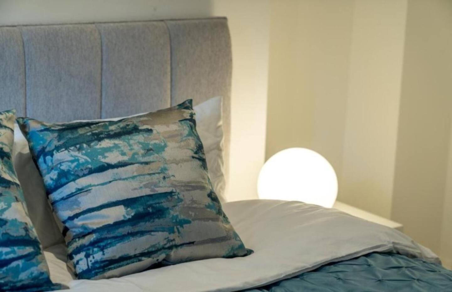 Niru Experience Luxury Boutique Garden 2bd 2ba Appartement