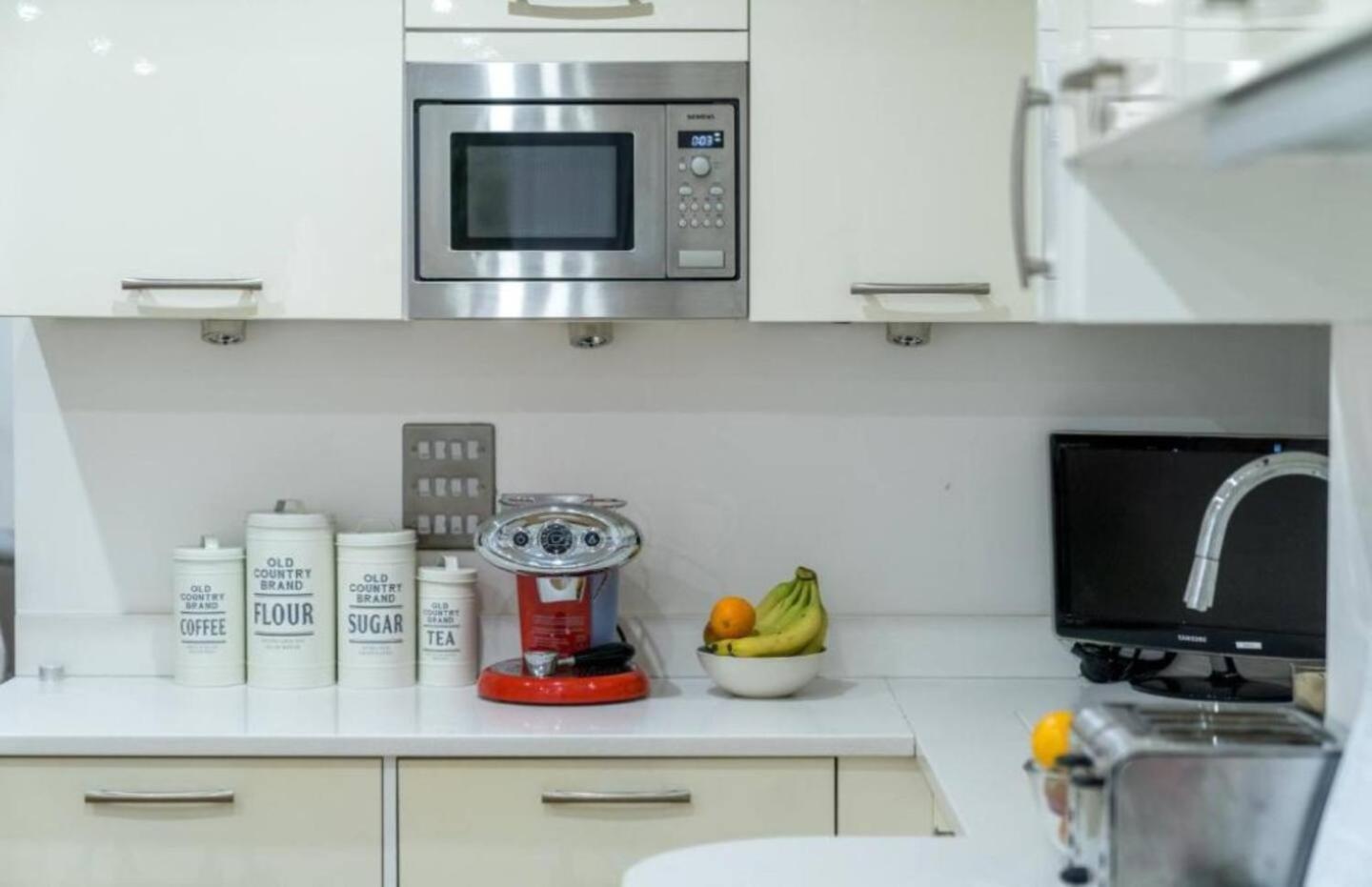Appartement Niru Experience Luxury Boutique Garden 2bd 2ba Londen