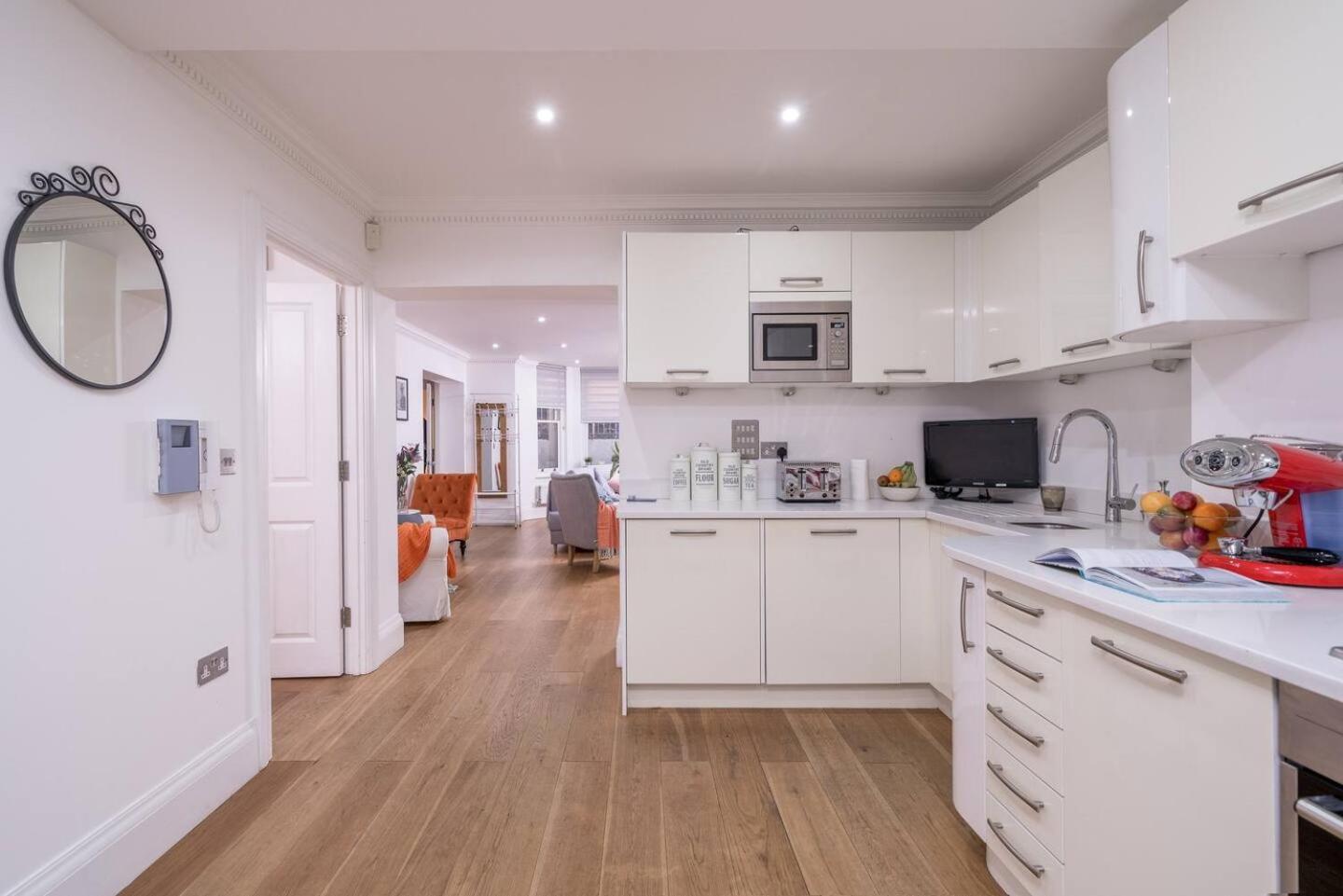 Niru Experience Luxury Boutique Garden 2bd 2ba Londen