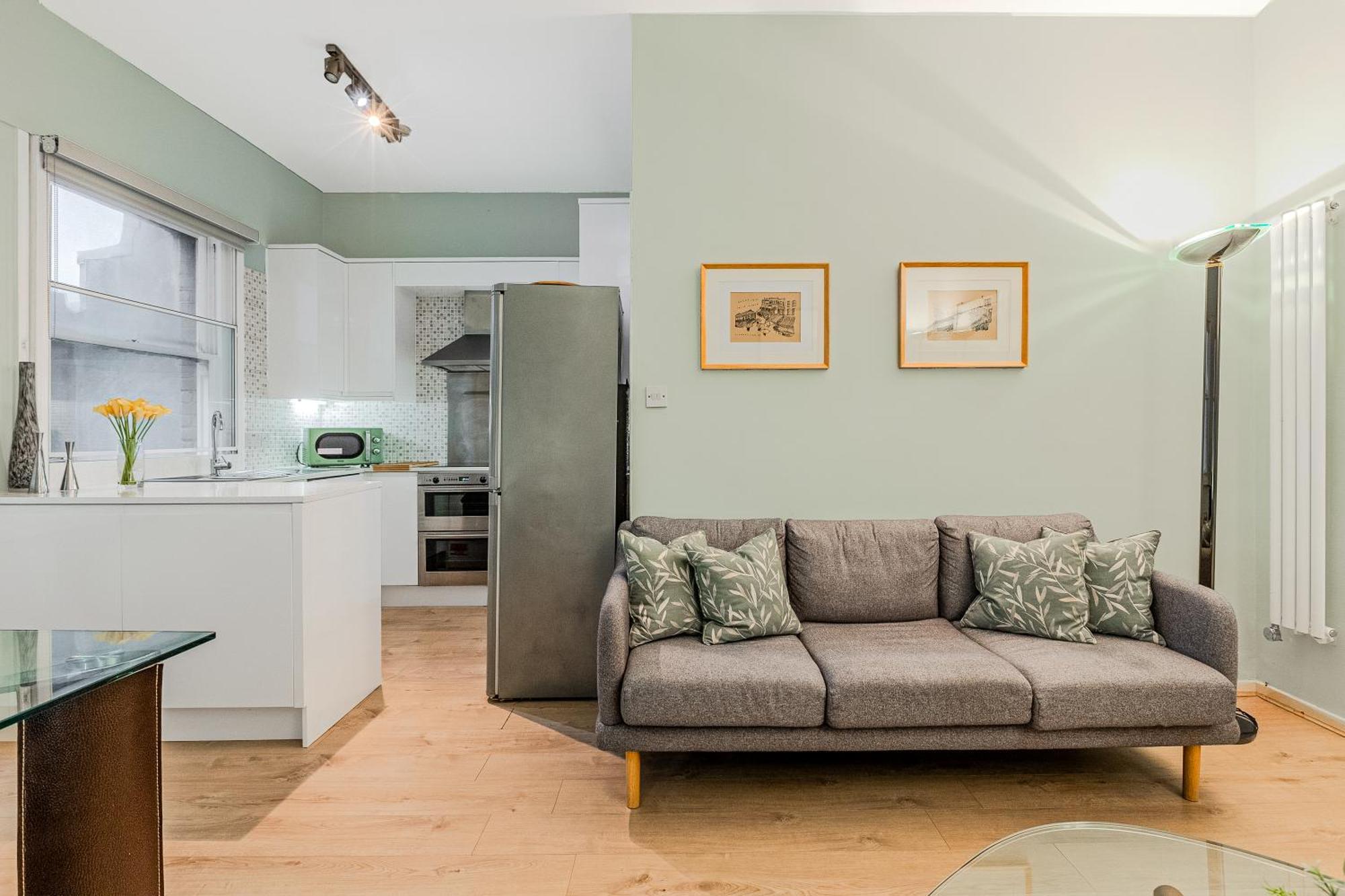 Stunning 2br Flat Btw Soho & Covent Garden * London