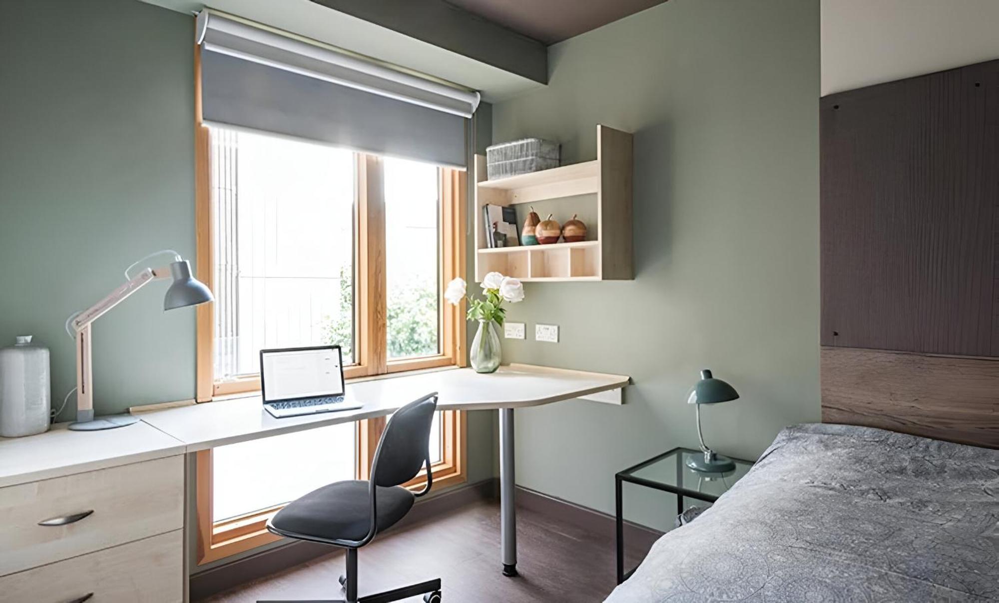 Student Only, Private With Ensuite Bathrooms Apartment *