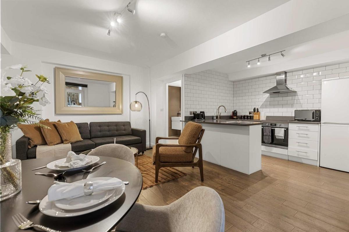 The Urban Hideaway Near Portobello Road