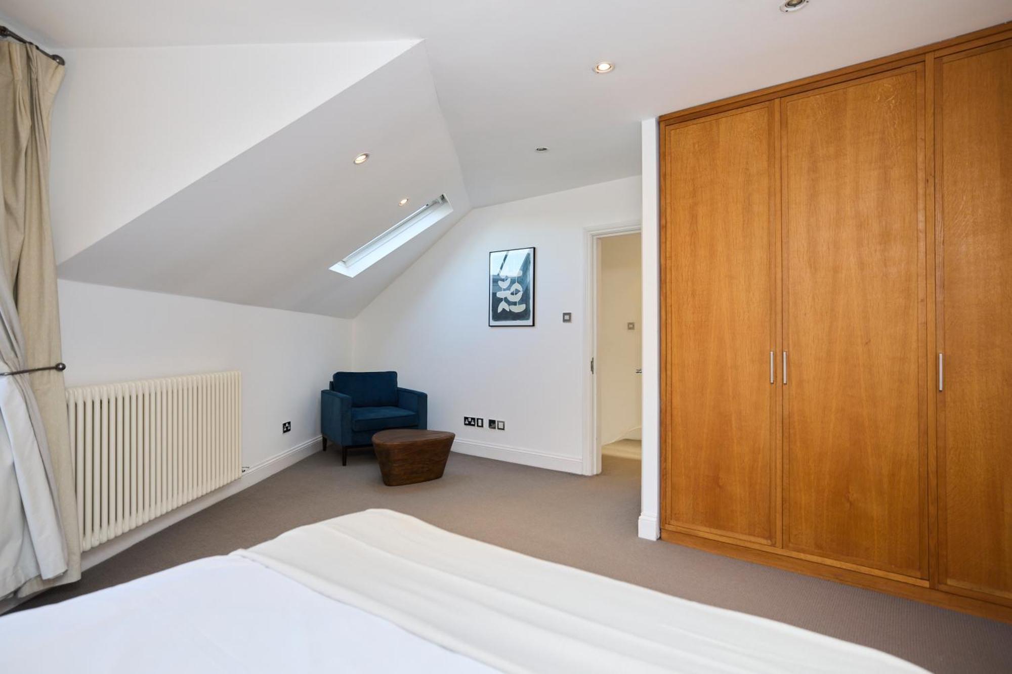 The Hampstead Getaway - Charming 5bdr With Conservatory Apartment