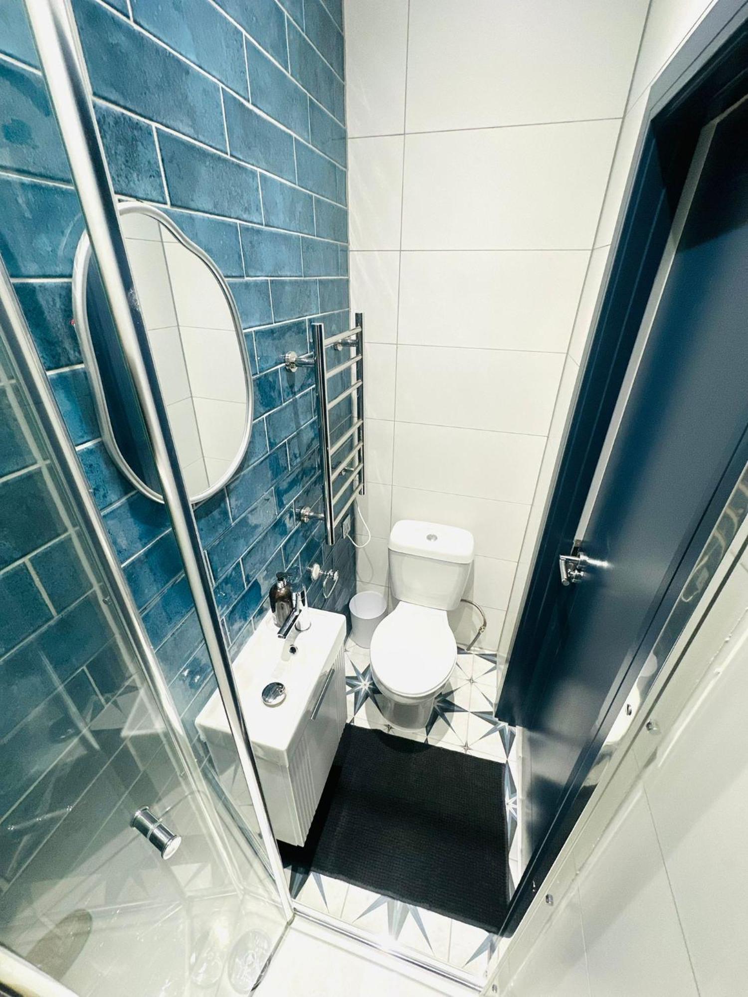 Holly B Mini Great Location For Tourist!!! Gasthof London