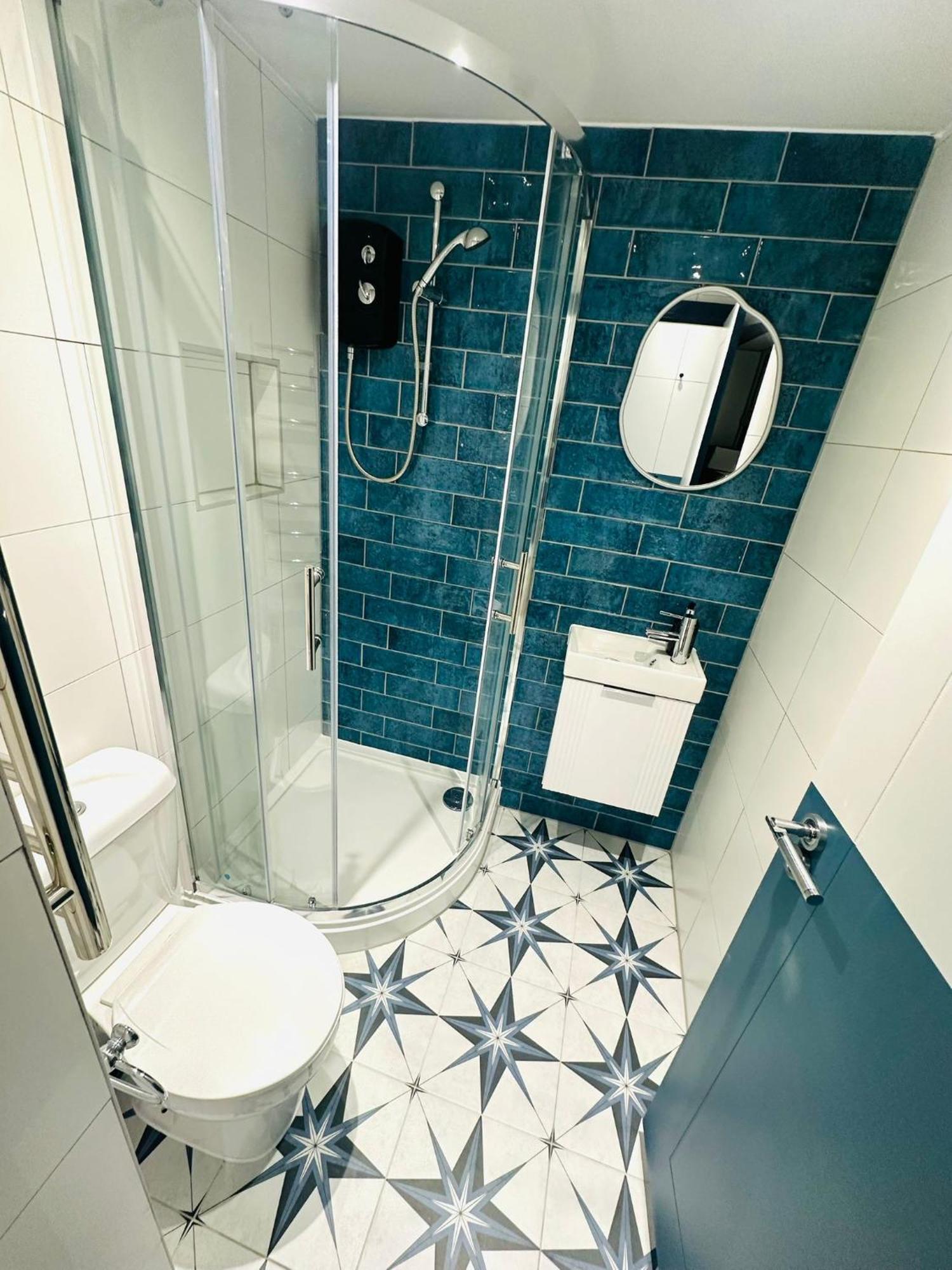 Holly B Mini Great Location For Tourist!!! London