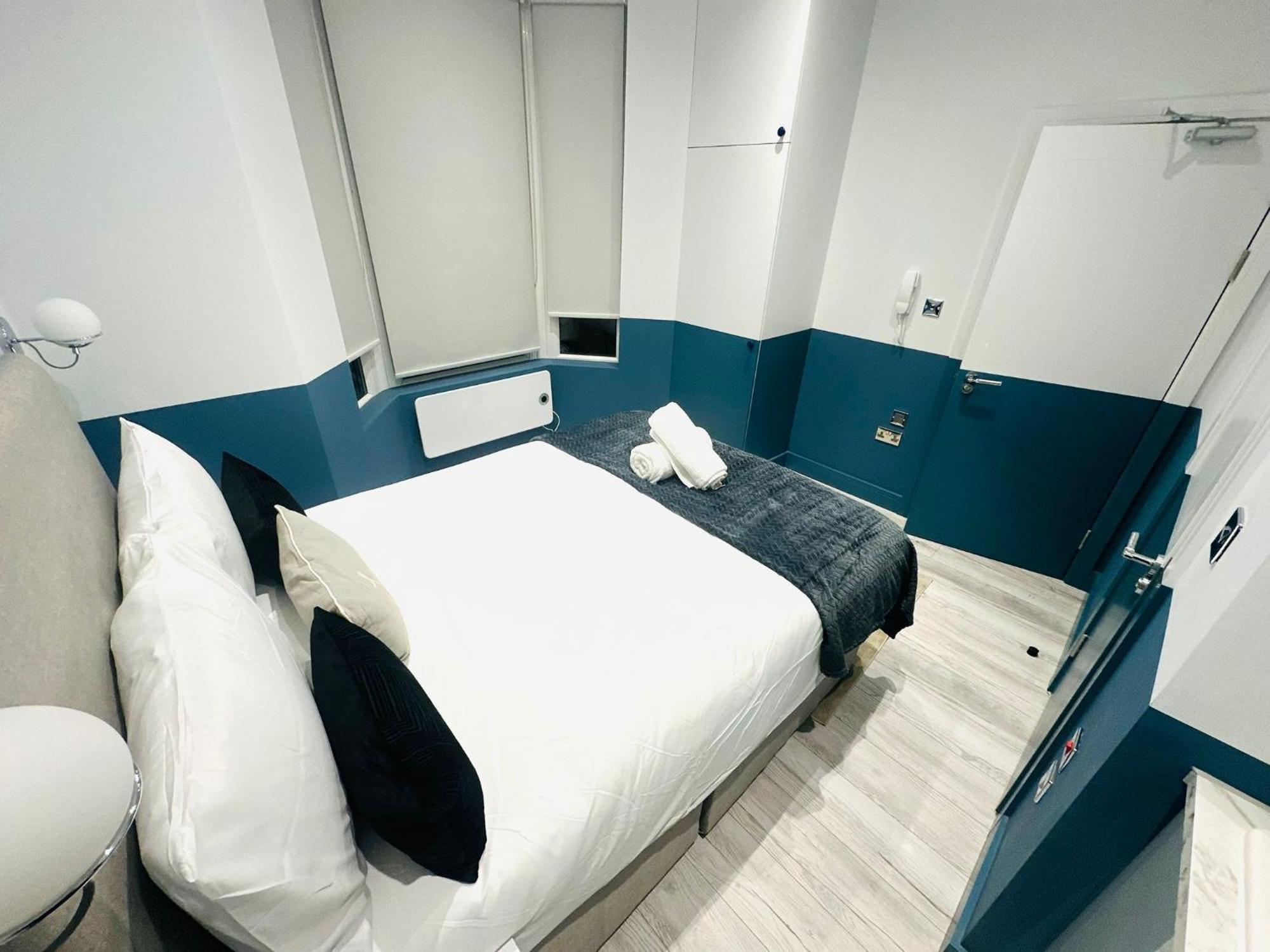 Gasthof Holly B Mini Great Location For Tourist!!! London