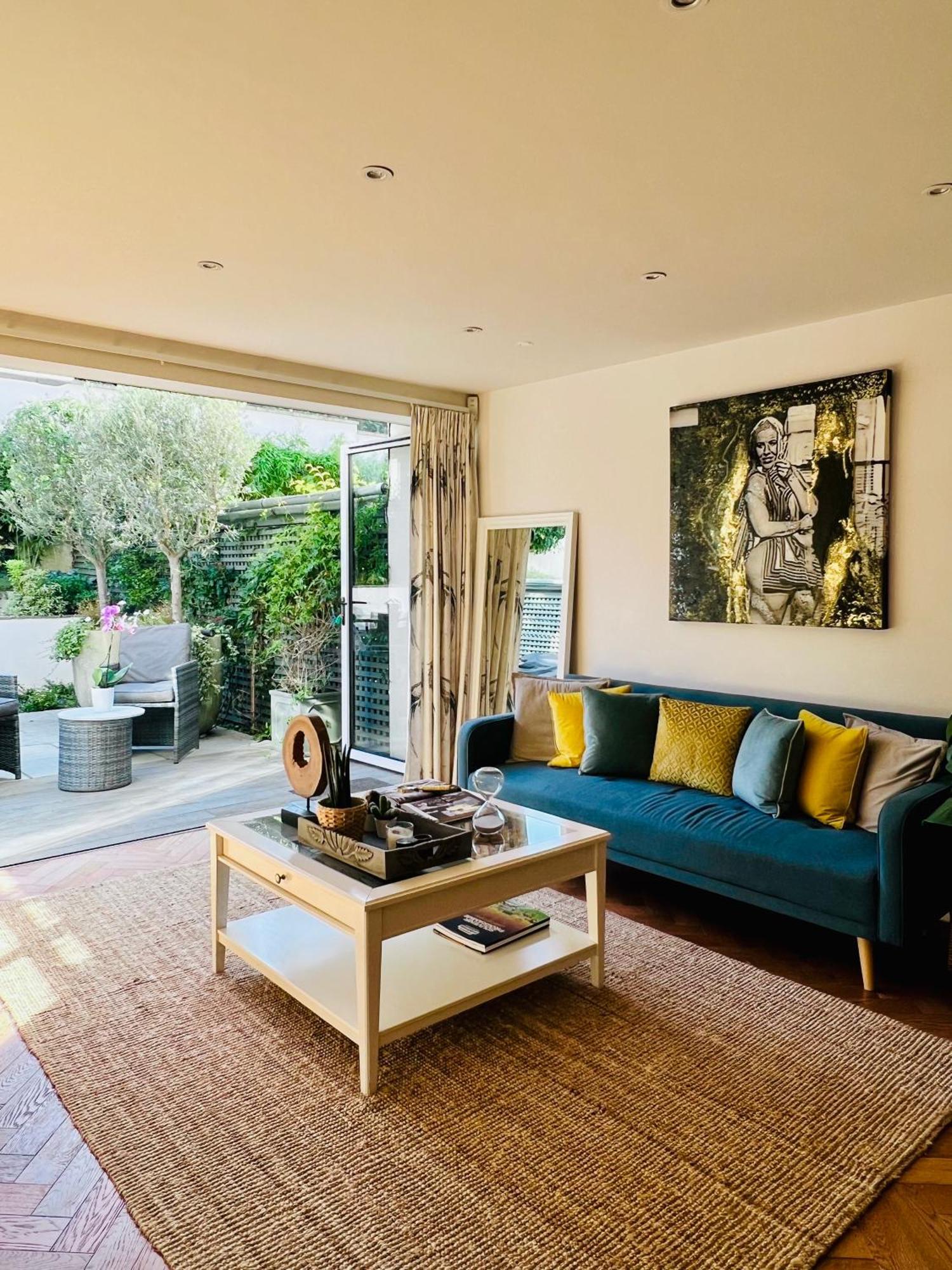 Lovely And Modern In * Londen