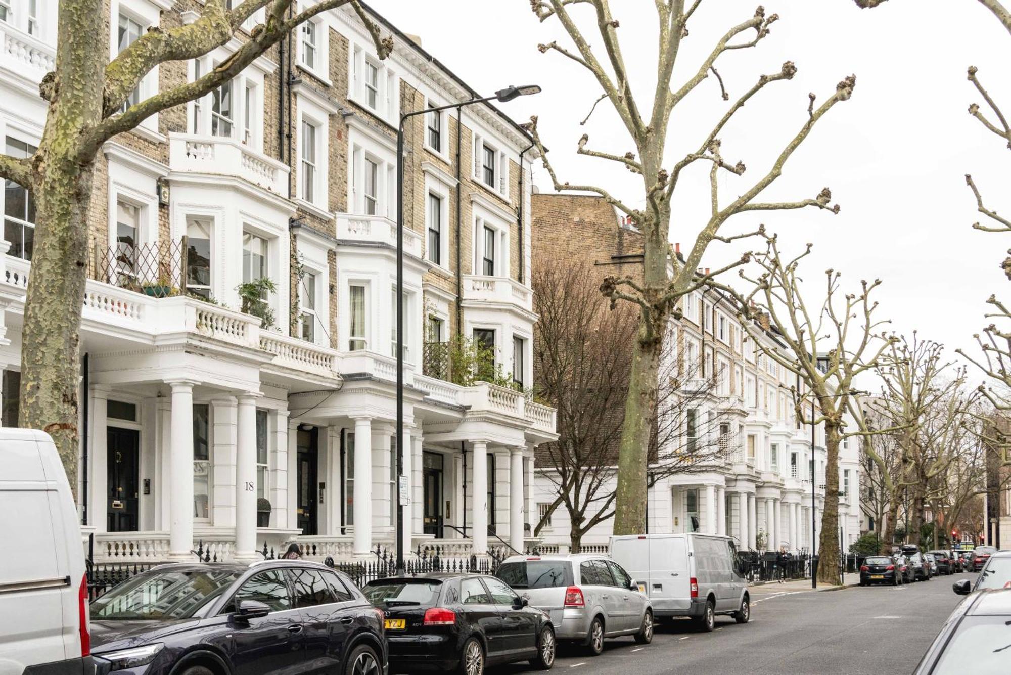 Apartamento Beautiful 2-bed, 2 Bathrooms Flat In Zone 1, - Just Minutes Walk To High Street Kensington, Earls Court, Hyde Park