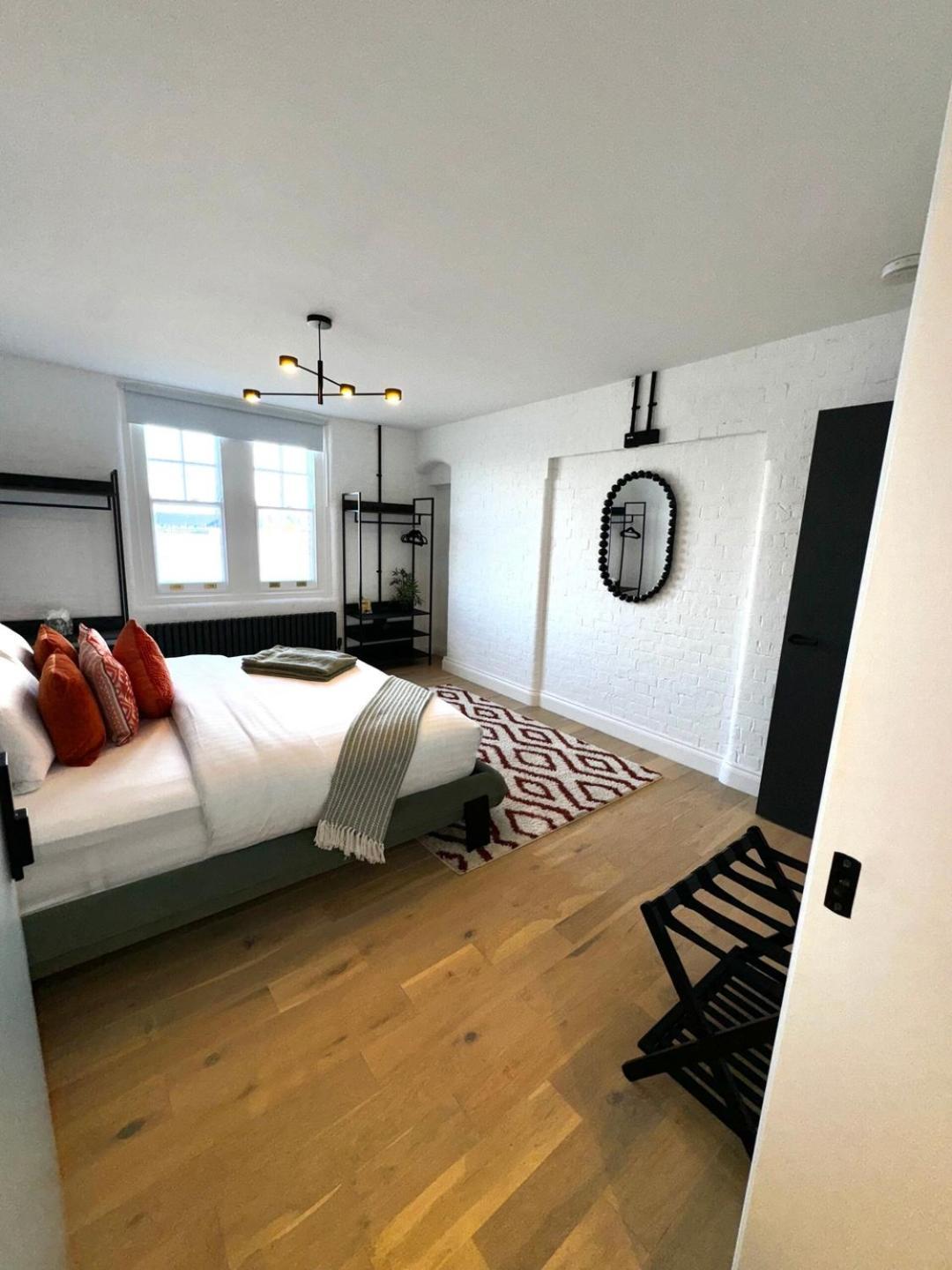 Newly Refurbished W/ River Views * Londres