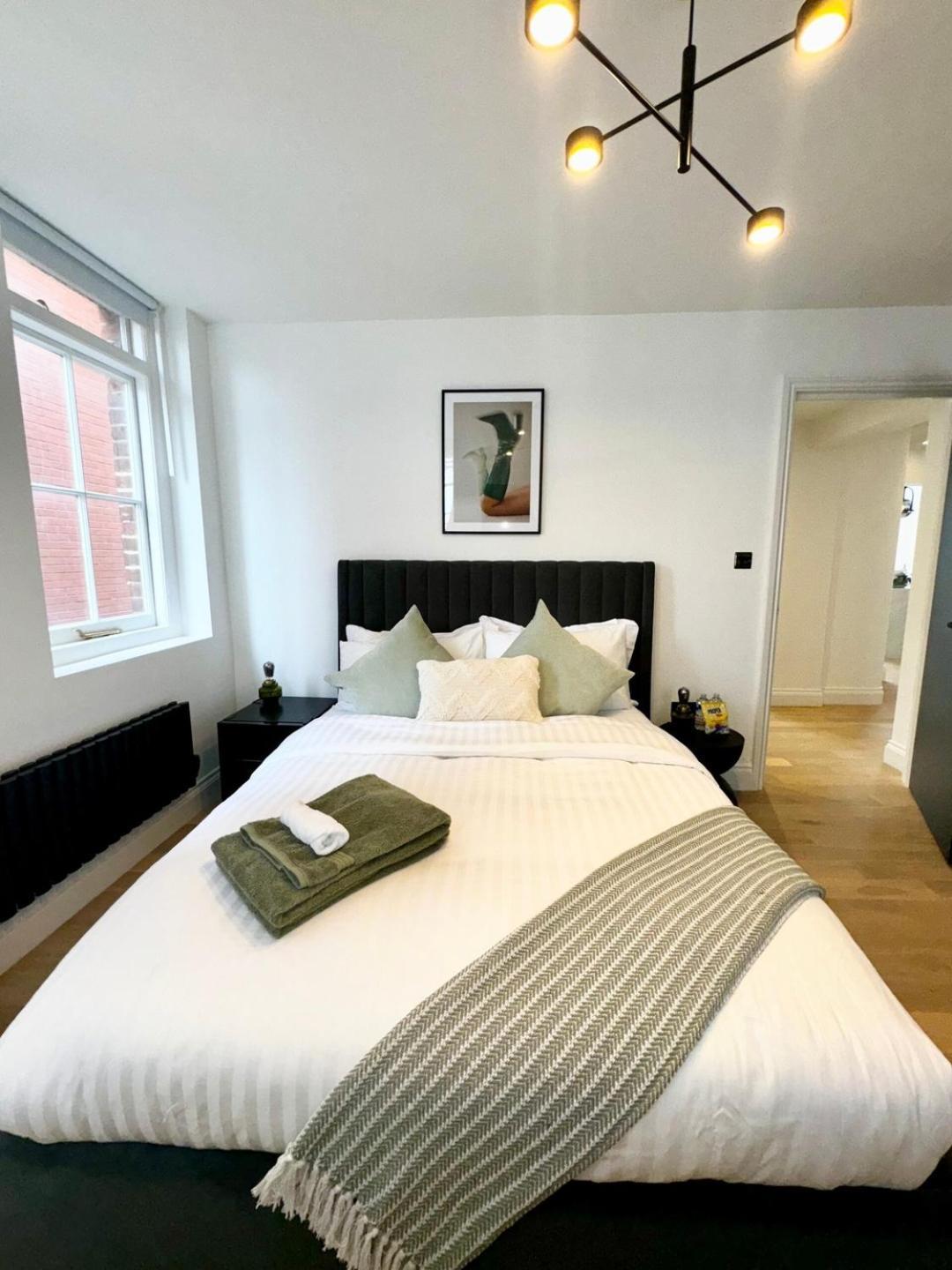 Newly Refurbished W/ River Views Apartamento