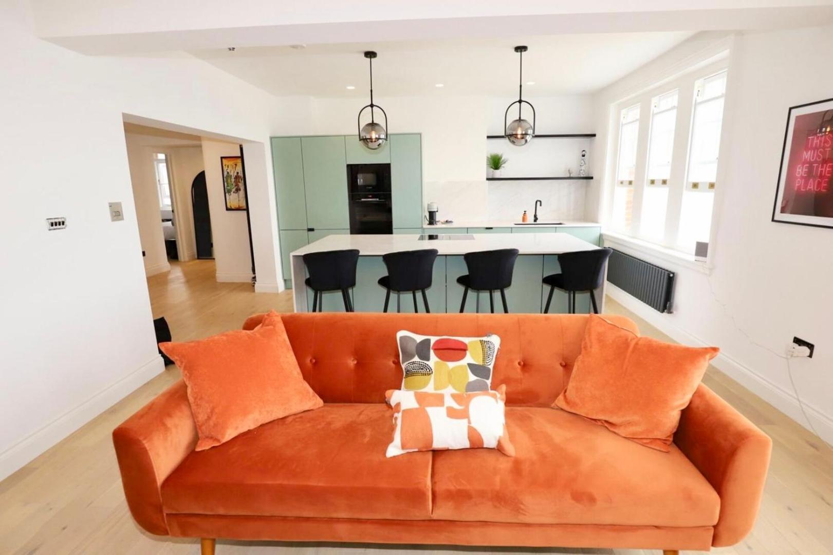 Newly Refurbished W/ River Views Apartamento