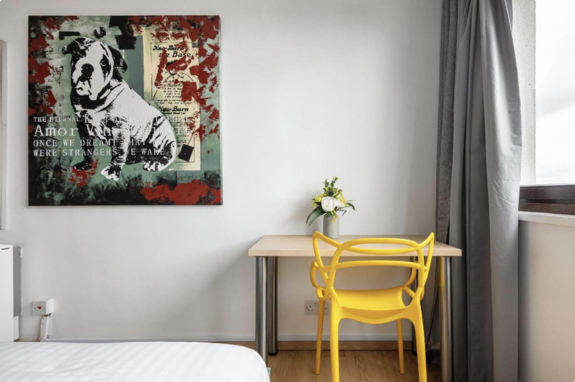 View Hackney High End 3-bedroom Flat *