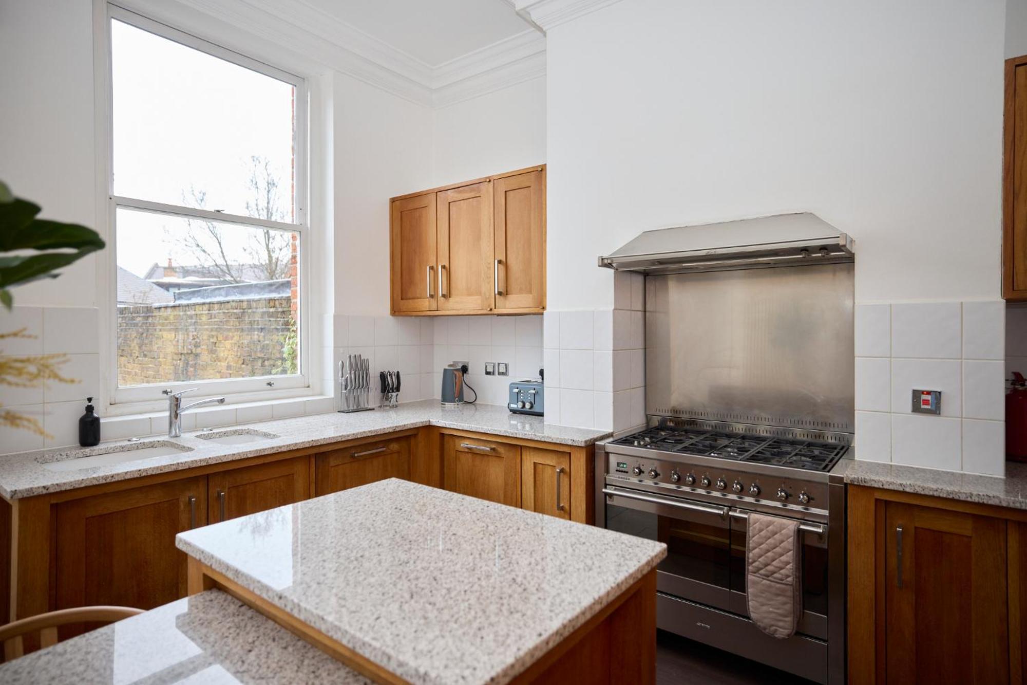 The Hampstead Getaway - Charming 5bdr With Conservatory *