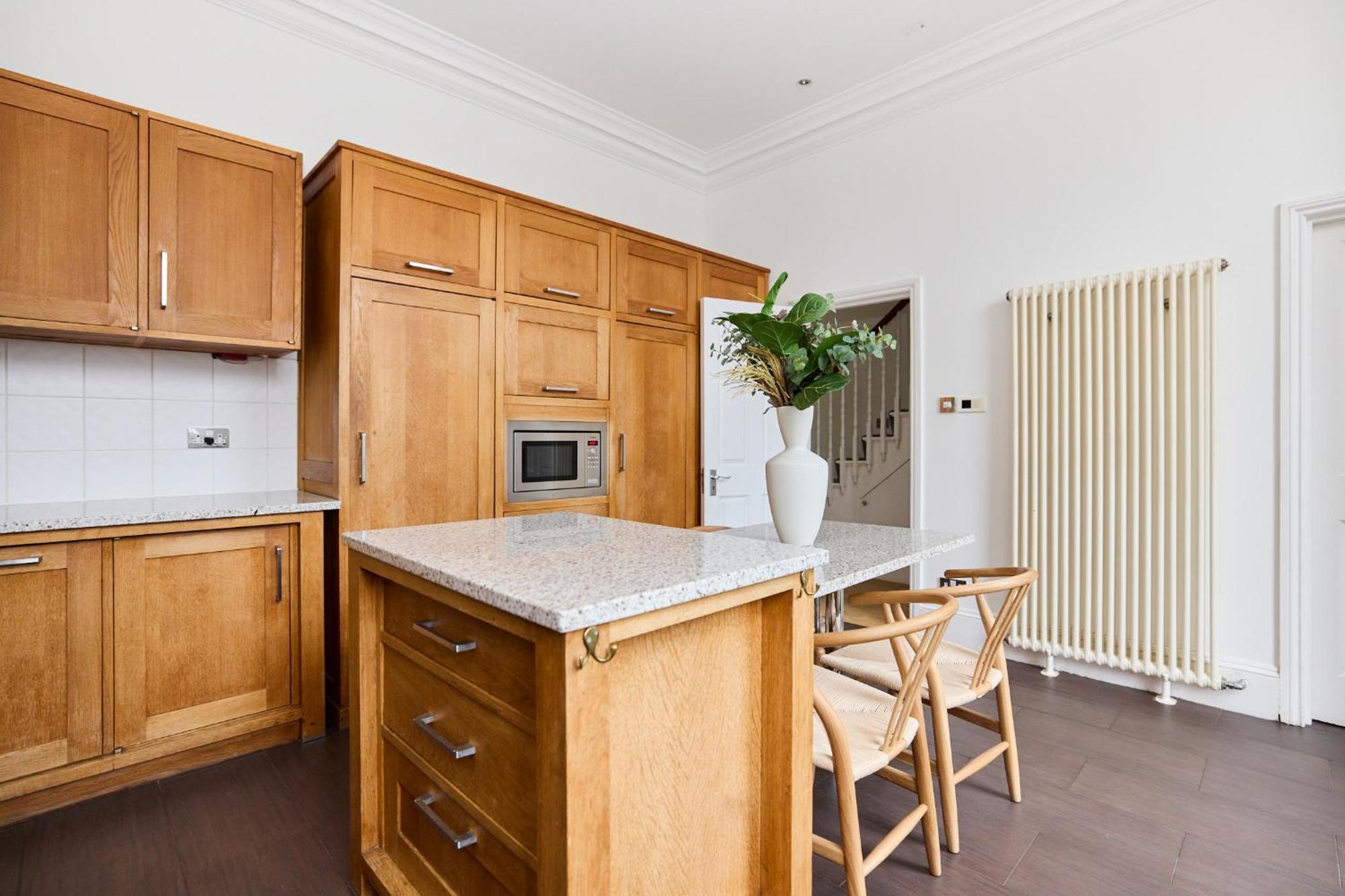 The Hampstead Getaway - Charming 5bdr With Conservatory Apartment London
