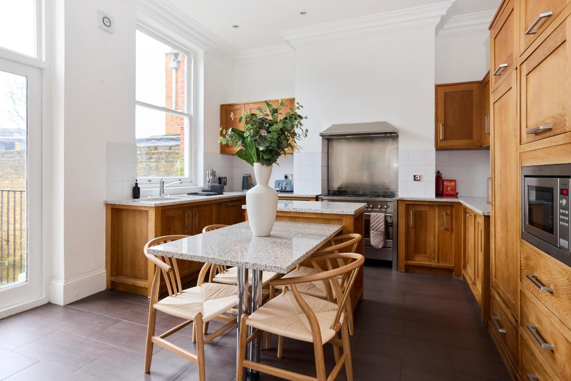 The Hampstead Getaway - Charming 5bdr With Conservatory *