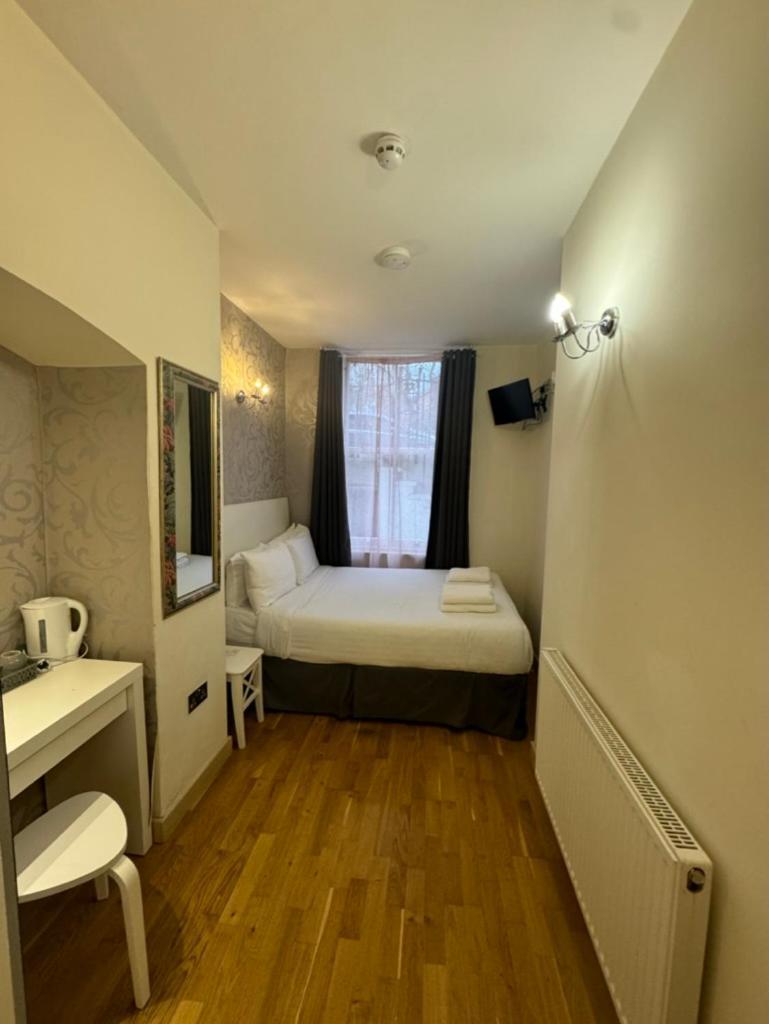 Hotel The Paramount 3*