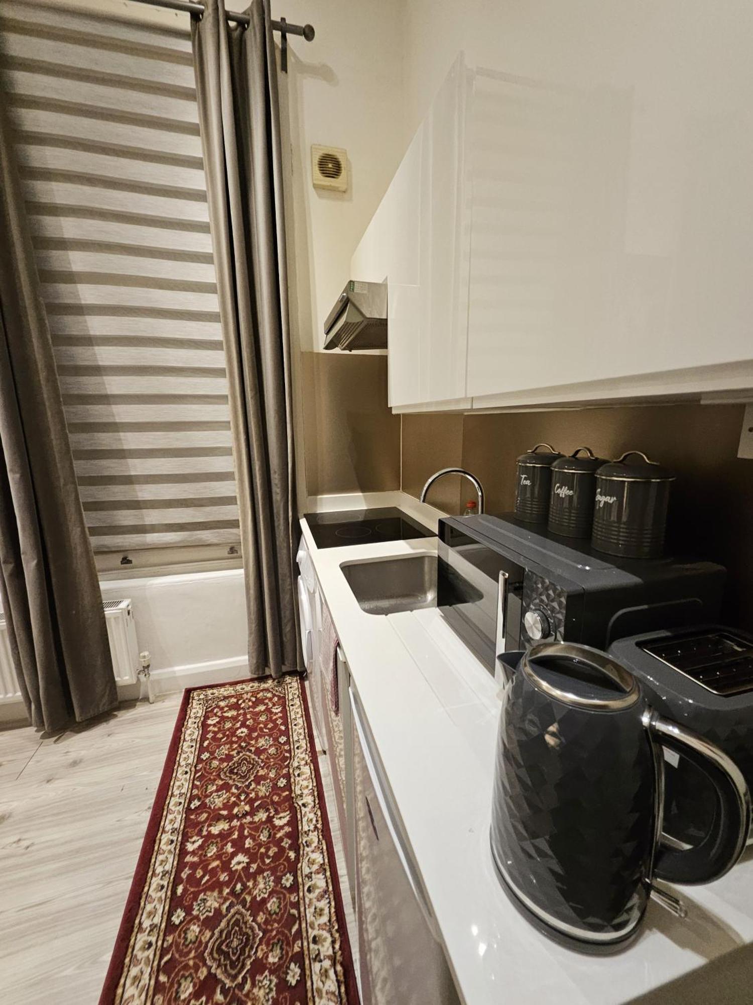 The Regent - Entire In - Prime Location London